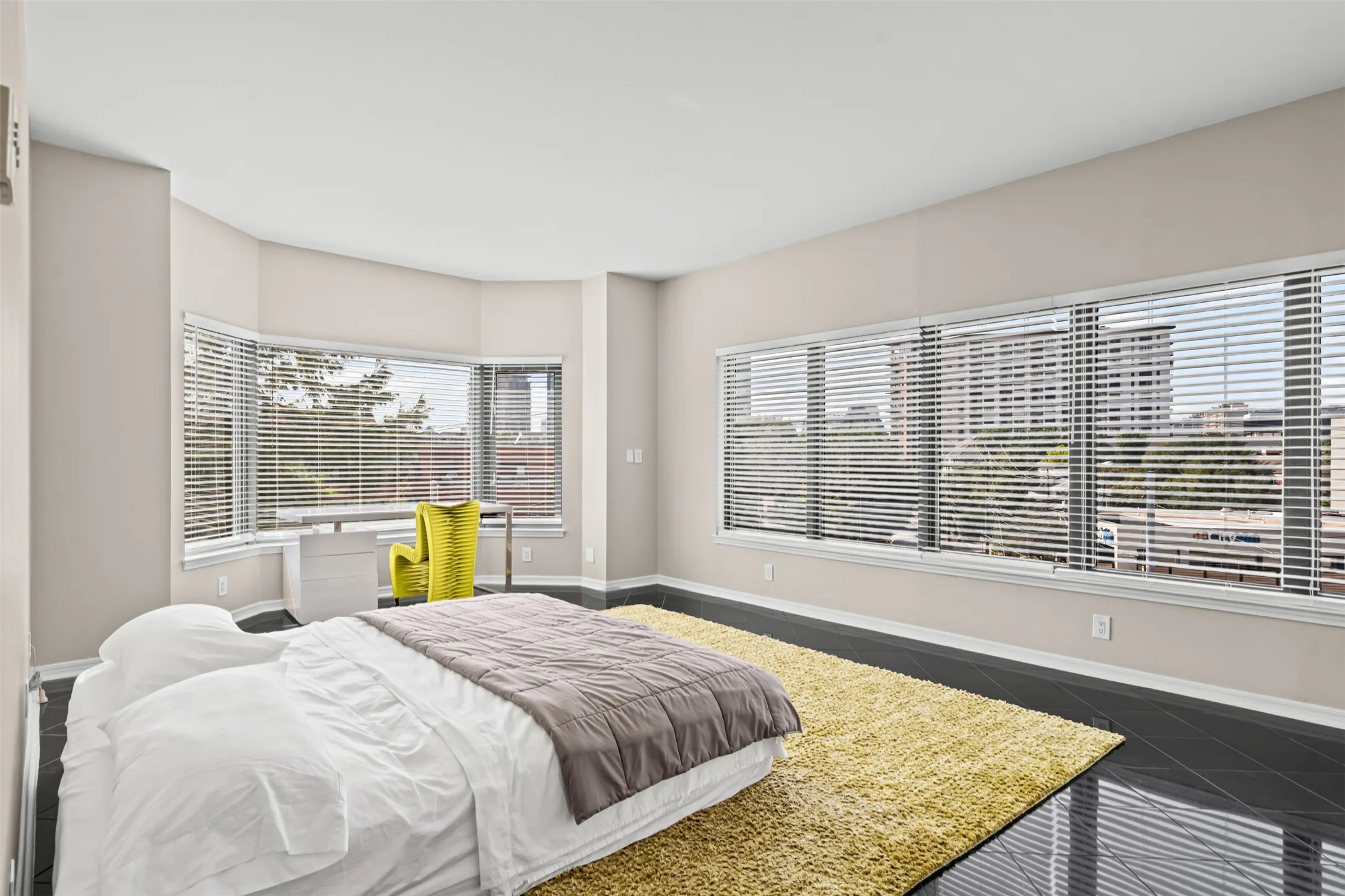 Condominium For Rent in Dallas County , 3030 Mckinney Avenue 306, Dallas, Texas 75204, 2 Bedroom, 2 Bathroom, 2 Garage spaces, 1,774 Sqft, built in 1981, Preowned, mls#21252041, Real Estate Agent in Dallas, Homes For Rent in Dallas county, Homes For Rent in Dallas, Realtor in Dallas Texas, Real Estate Brokerage Independent Realty Texas, Luminita Cordes Realtor