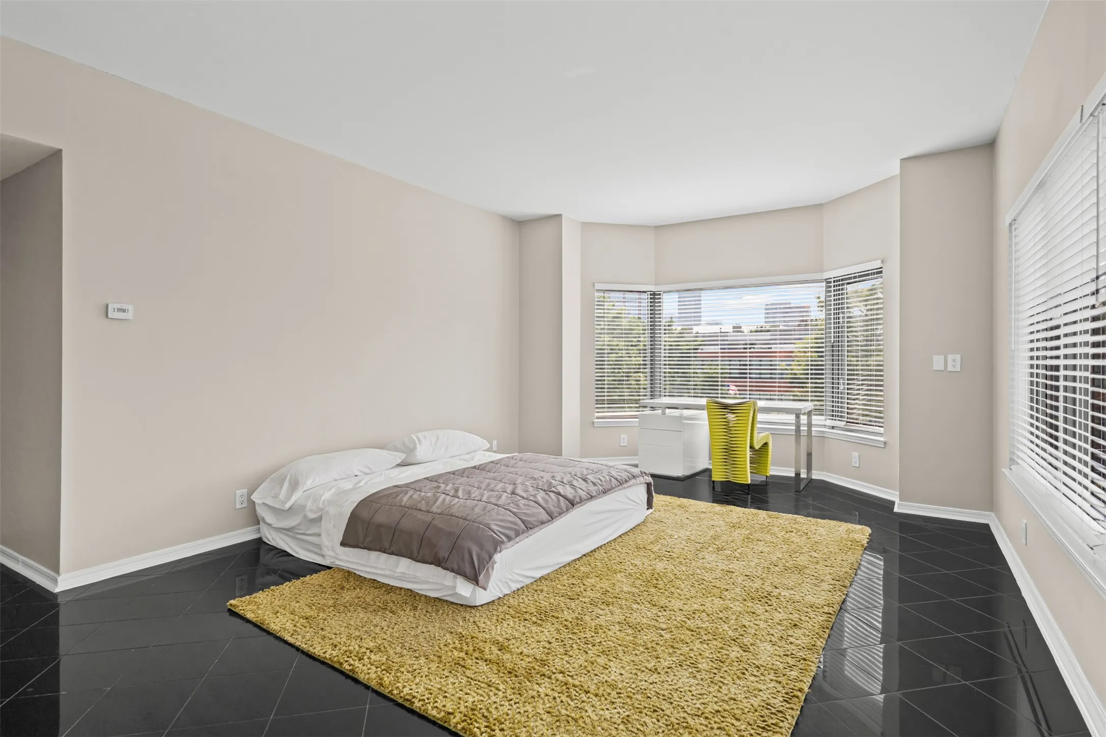 Condominium For Rent in Dallas County , 3030 Mckinney Avenue 306, Dallas, Texas 75204, 2 Bedroom, 2 Bathroom, 2 Garage spaces, 1,774 Sqft, built in 1981, Preowned, mls#21252041, Real Estate Agent in Dallas, Homes For Rent in Dallas county, Homes For Rent in Dallas, Realtor in Dallas Texas, Real Estate Brokerage Independent Realty Texas, Luminita Cordes Realtor