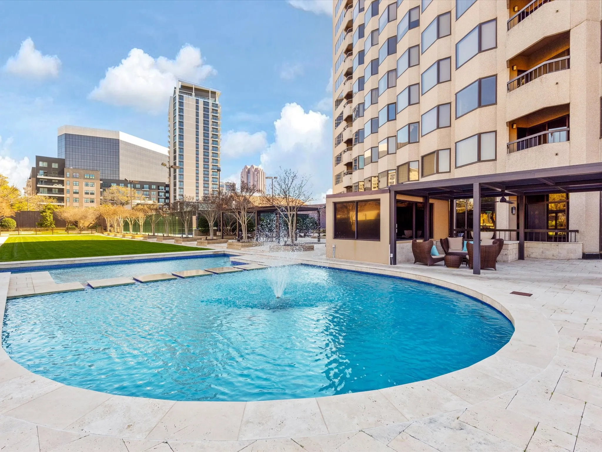 Condominium For Sale in Dallas County , 3030 Mckinney Avenue 306, Dallas, Texas 75204, 2 Bedrooms, 2 Bathrooms, 2 Garage spaces, 1,774 Sqft, built in 1981, Preowned, Price $699,000, mls#21251758, Real Estate Agent in Dallas, Homes For Sale in Dallas county, Homes For Sale in Dallas, Realtor in Dallas Texas, Real Estate Brokerage Independent Realty Texas, Luminita Cordes Realtor