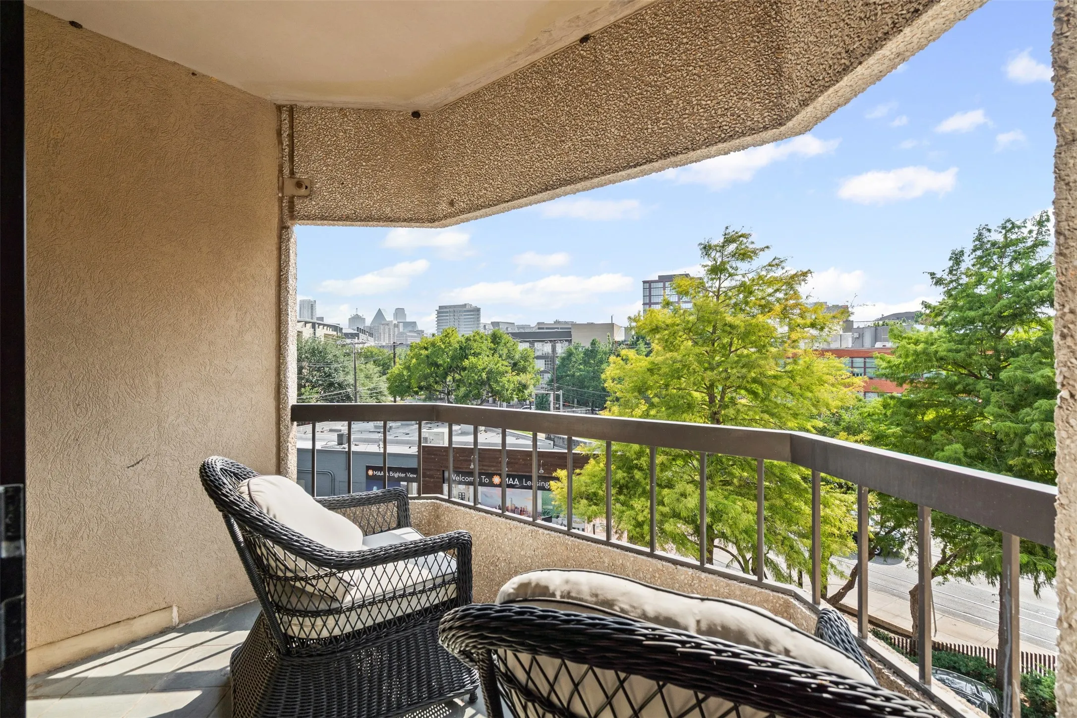 Condominium For Sale in Dallas County , 3030 Mckinney Avenue 306, Dallas, Texas 75204, 2 Bedrooms, 2 Bathrooms, 2 Garage spaces, 1,774 Sqft, built in 1981, Preowned, Price $699,000, mls#21251758, Real Estate Agent in Dallas, Homes For Sale in Dallas county, Homes For Sale in Dallas, Realtor in Dallas Texas, Real Estate Brokerage Independent Realty Texas, Luminita Cordes Realtor
