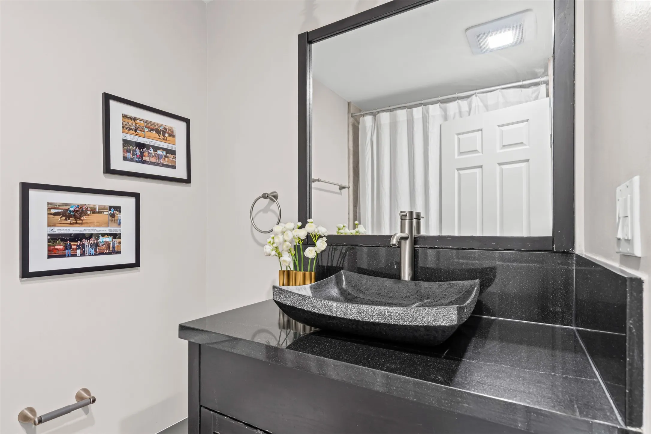 Condominium For Sale in Dallas County , 3030 Mckinney Avenue 306, Dallas, Texas 75204, 2 Bedrooms, 2 Bathrooms, 2 Garage spaces, 1,774 Sqft, built in 1981, Preowned, Price $699,000, mls#21251758, Real Estate Agent in Dallas, Homes For Sale in Dallas county, Homes For Sale in Dallas, Realtor in Dallas Texas, Real Estate Brokerage Independent Realty Texas, Luminita Cordes Realtor