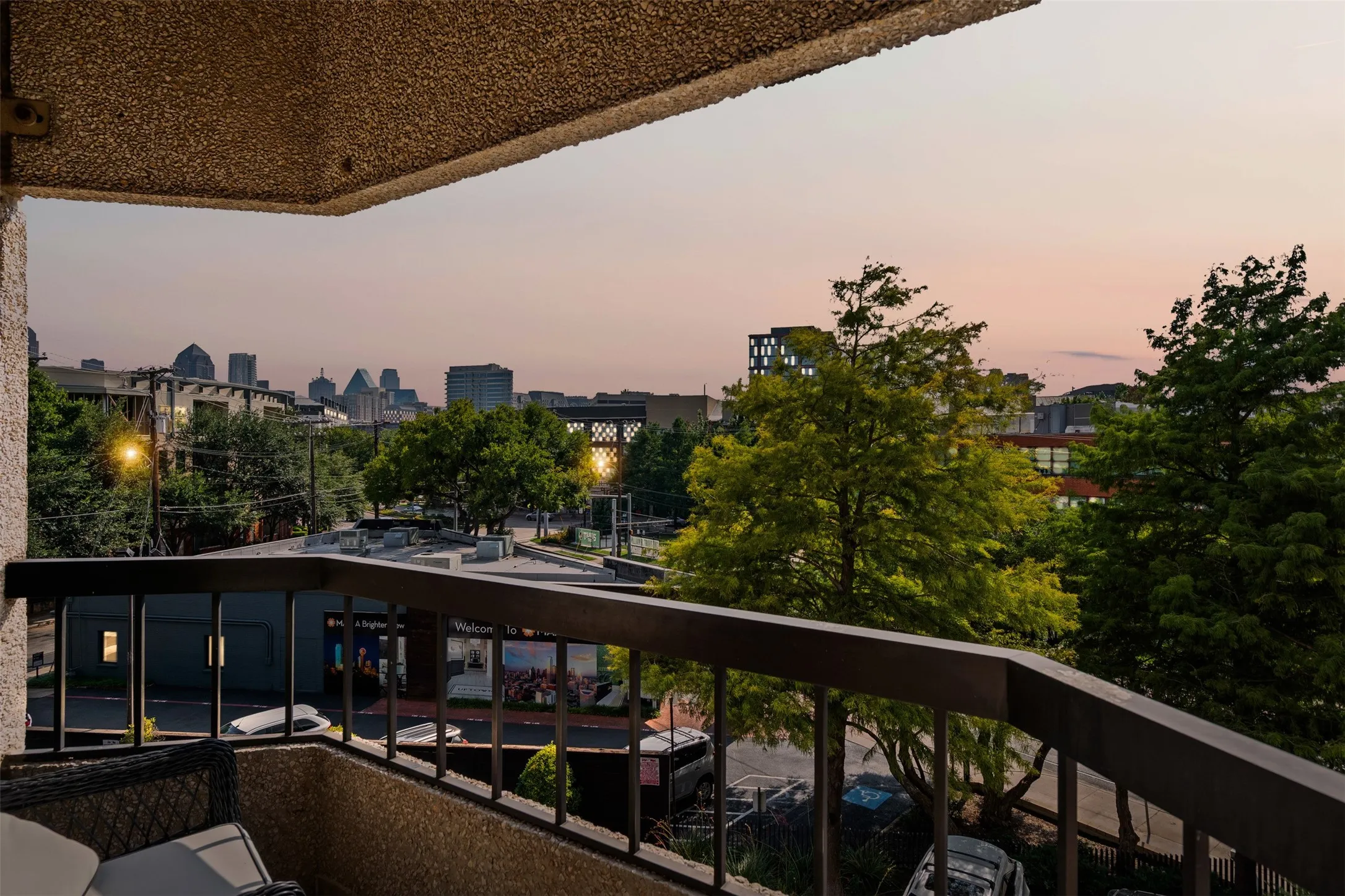 Condominium For Sale in Dallas County , 3030 Mckinney Avenue 306, Dallas, Texas 75204, 2 Bedrooms, 2 Bathrooms, 2 Garage spaces, 1,774 Sqft, built in 1981, Preowned, Price $699,000, mls#21251758, Real Estate Agent in Dallas, Homes For Sale in Dallas county, Homes For Sale in Dallas, Realtor in Dallas Texas, Real Estate Brokerage Independent Realty Texas, Luminita Cordes Realtor