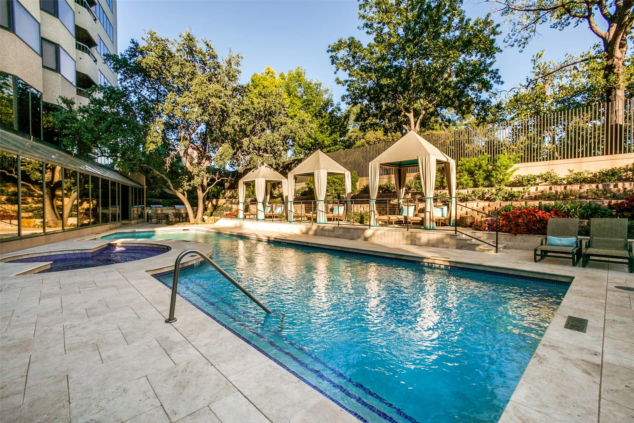 Condominium For Sale in Dallas County , 3030 Mckinney Avenue 306, Dallas, Texas 75204, 2 Bedrooms, 2 Bathrooms, 2 Garage spaces, 1,774 Sqft, built in 1981, Preowned, Price $699,000, mls#21251758, Real Estate Agent in Dallas, Homes For Sale in Dallas county, Homes For Sale in Dallas, Realtor in Dallas Texas, Real Estate Brokerage Independent Realty Texas, Luminita Cordes Realtor