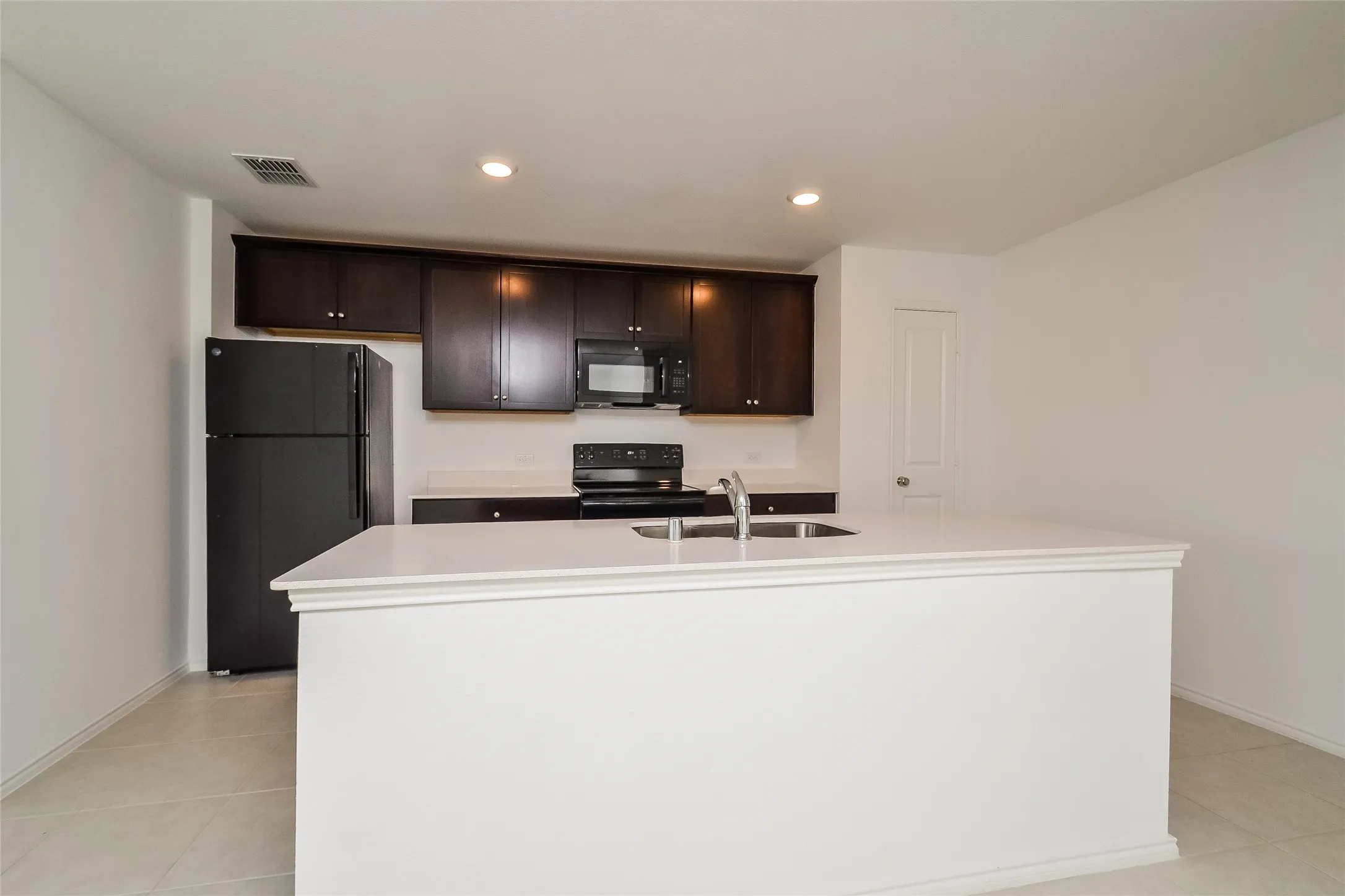Single Family Residence For Rent in Collin County , 122 Lemongrass Drive, Princeton, Texas 75407, 4 Bedroom, 2 Bathroom, 2 Garage spaces, 1,674 Sqft, built in 2022, Preowned, mls#21253034, Real Estate Agent in Princeton, Homes For Rent in Collin county, Homes For Rent in Princeton, Realtor in Princeton Texas, Real Estate Brokerage Independent Realty Texas, Luminita Cordes Realtor