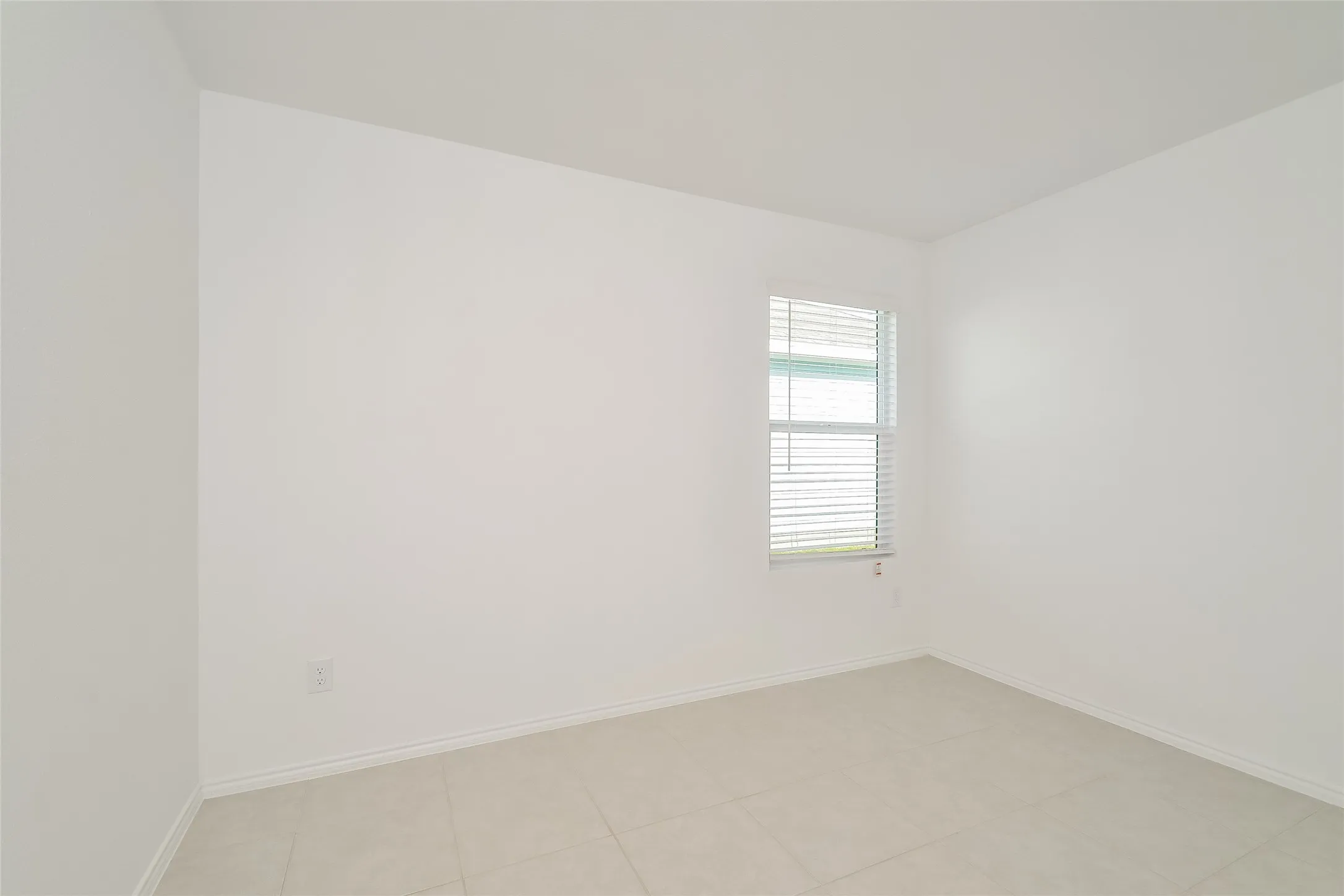Single Family Residence For Rent in Collin County , 122 Lemongrass Drive, Princeton, Texas 75407, 4 Bedroom, 2 Bathroom, 2 Garage spaces, 1,674 Sqft, built in 2022, Preowned, mls#21253034, Real Estate Agent in Princeton, Homes For Rent in Collin county, Homes For Rent in Princeton, Realtor in Princeton Texas, Real Estate Brokerage Independent Realty Texas, Luminita Cordes Realtor