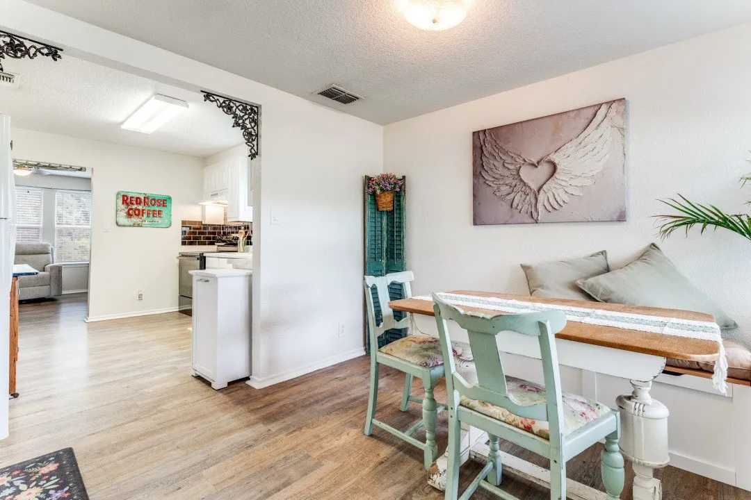 Single Family Residence For Sale in Tarrant County , 12490 Deeds Court, Azle, Texas 76020, 3 Bedroom, 2 Bathroom, Garage spaces, 965 Sqft, built in 1964, mls#21253040, Real Estate Agent in Azle, Homes For Sale in Tarrant county, Homes For Sale in Azle, Realtor in Azle Texas, Real Estate Brokerage Independent Realty Texas, Luminita Cordes Realtor