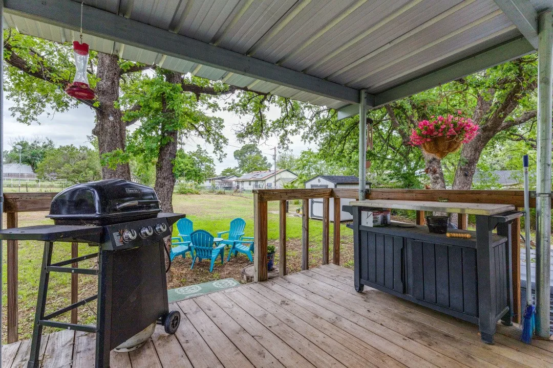 Single Family Residence For Sale in Tarrant County , 12490 Deeds Court, Azle, Texas 76020, 3 Bedroom, 2 Bathroom, Garage spaces, 965 Sqft, built in 1964, mls#21253040, Real Estate Agent in Azle, Homes For Sale in Tarrant county, Homes For Sale in Azle, Realtor in Azle Texas, Real Estate Brokerage Independent Realty Texas, Luminita Cordes Realtor