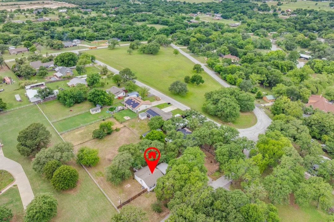 Single Family Residence For Sale in Tarrant County , 12490 Deeds Court, Azle, Texas 76020, 3 Bedroom, 2 Bathroom, Garage spaces, 965 Sqft, built in 1964, mls#21253040, Real Estate Agent in Azle, Homes For Sale in Tarrant county, Homes For Sale in Azle, Realtor in Azle Texas, Real Estate Brokerage Independent Realty Texas, Luminita Cordes Realtor