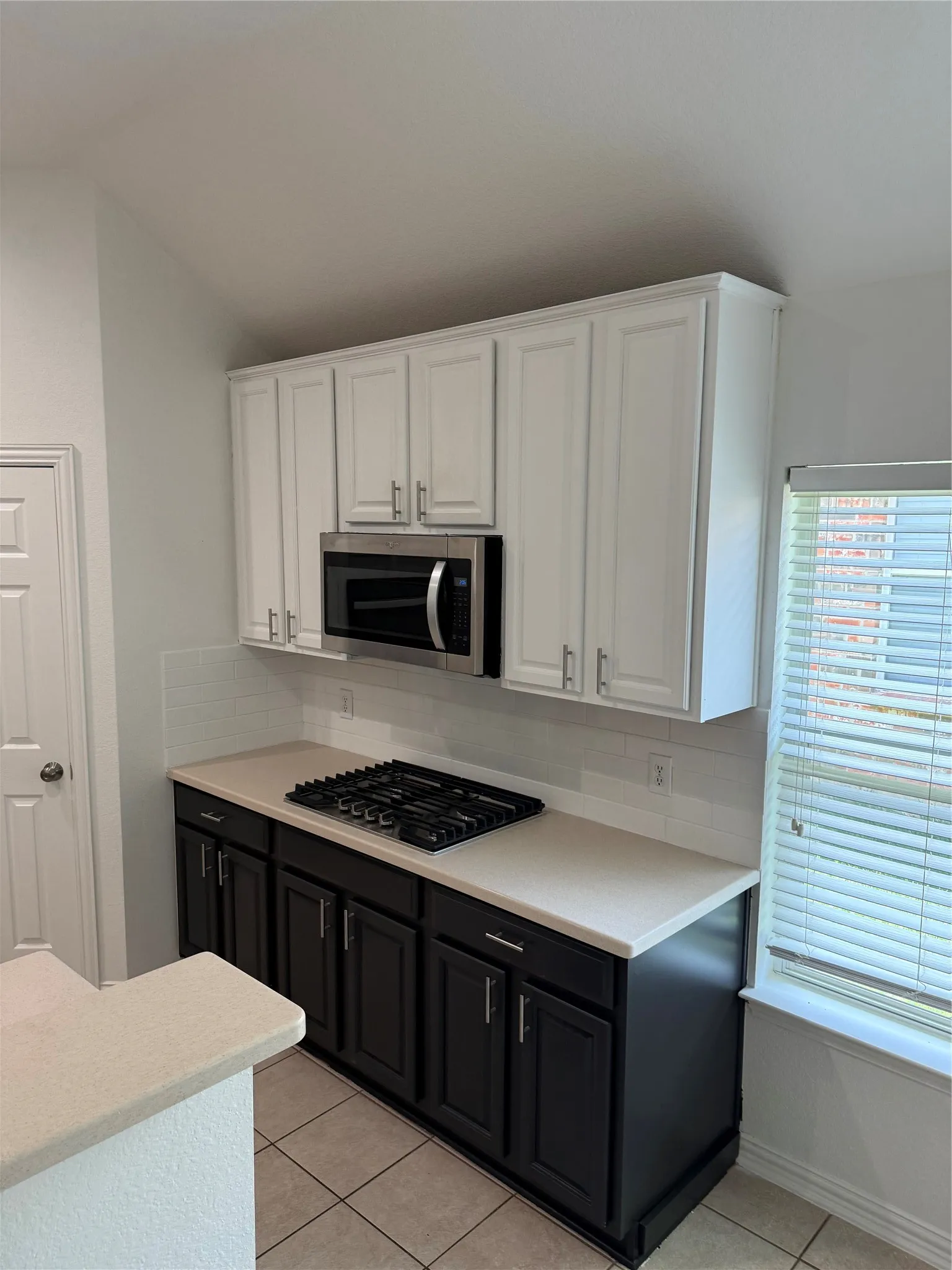 Single Family Residence For Sale in Tarrant County , 10441 Stoneside Trail, Fort Worth, Texas 76244, 3 Bedroom, 2 Bathroom, 2 Garage spaces, 2,435 Sqft, built in 2002, mls#21250831, Real Estate Agent in Fort Worth, Homes For Sale in Tarrant county, Homes For Sale in Fort Worth, Realtor in Fort Worth Texas, Real Estate Brokerage Independent Realty Texas, Luminita Cordes Realtor