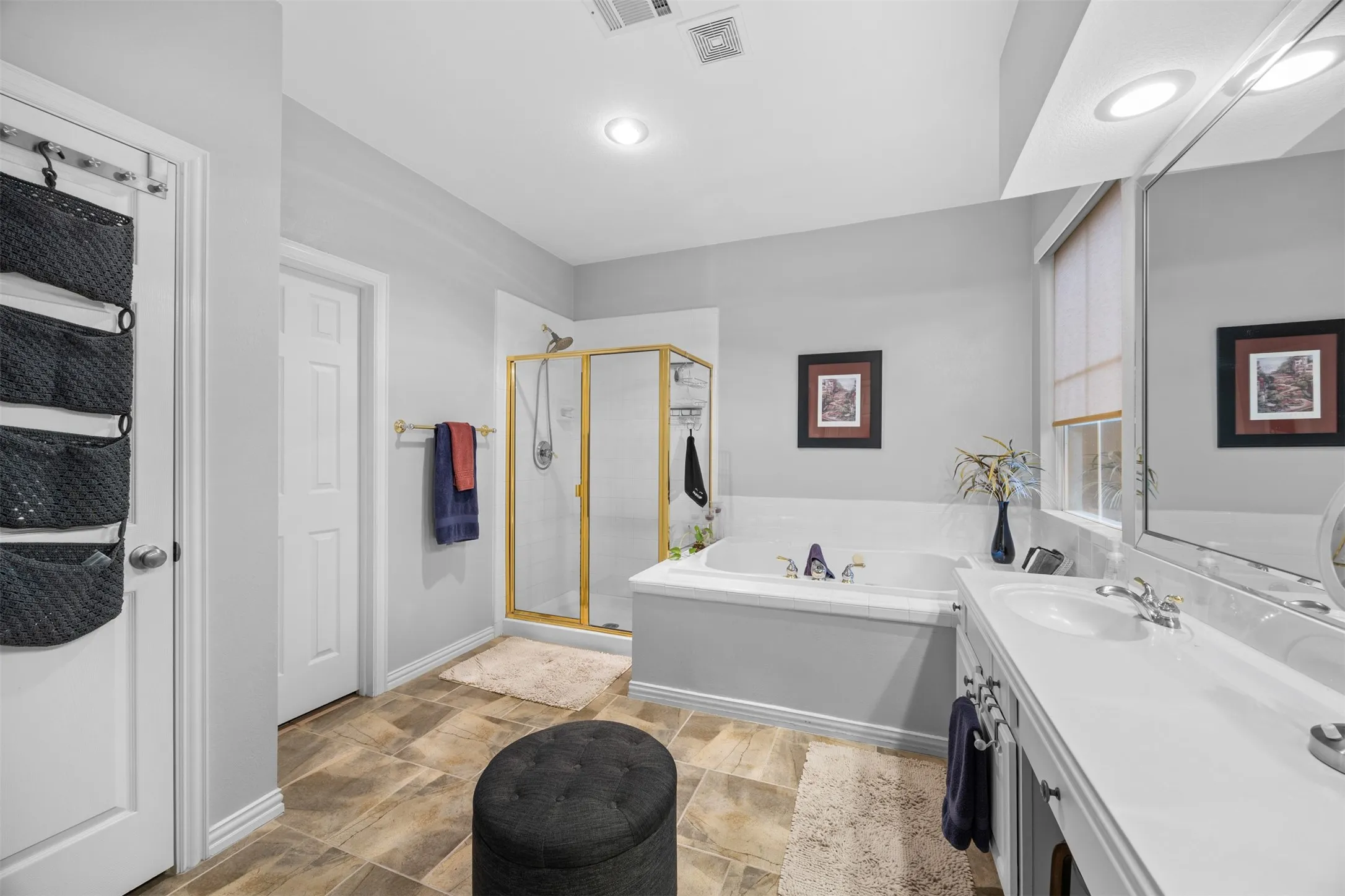 Single Family Residence For Sale in Collin County , 4806 Ivyleaf Lane, Mc Kinney, Texas 75072, 4 Bedroom, 4 Bathroom, 3 Garage spaces, 3,213 Sqft, built in 1996, Preowned, mls#21252202, Real Estate Agent in Mc Kinney, Homes For Sale in Collin county, Homes For Sale in Mc Kinney, Realtor in Mc Kinney Texas, Real Estate Brokerage Independent Realty Texas, Luminita Cordes Realtor