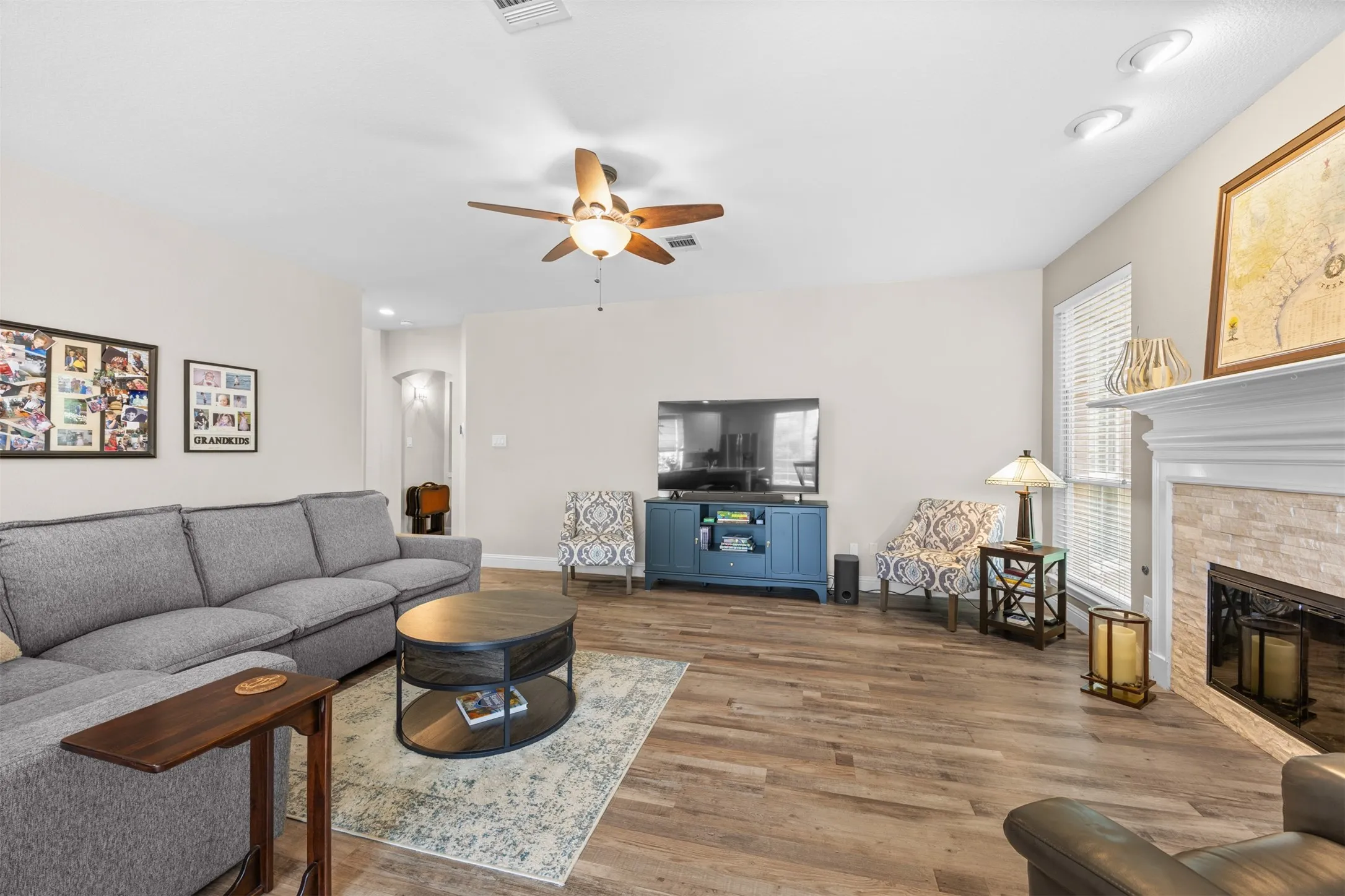 Single Family Residence For Sale in Collin County , 4806 Ivyleaf Lane, Mc Kinney, Texas 75072, 4 Bedroom, 4 Bathroom, 3 Garage spaces, 3,213 Sqft, built in 1996, Preowned, mls#21252202, Real Estate Agent in Mc Kinney, Homes For Sale in Collin county, Homes For Sale in Mc Kinney, Realtor in Mc Kinney Texas, Real Estate Brokerage Independent Realty Texas, Luminita Cordes Realtor