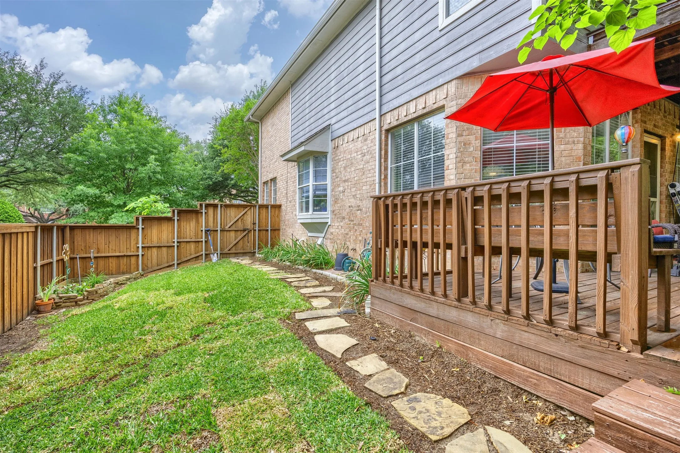 Single Family Residence For Sale in Collin County , 4806 Ivyleaf Lane, Mc Kinney, Texas 75072, 4 Bedroom, 4 Bathroom, 3 Garage spaces, 3,213 Sqft, built in 1996, Preowned, mls#21252202, Real Estate Agent in Mc Kinney, Homes For Sale in Collin county, Homes For Sale in Mc Kinney, Realtor in Mc Kinney Texas, Real Estate Brokerage Independent Realty Texas, Luminita Cordes Realtor