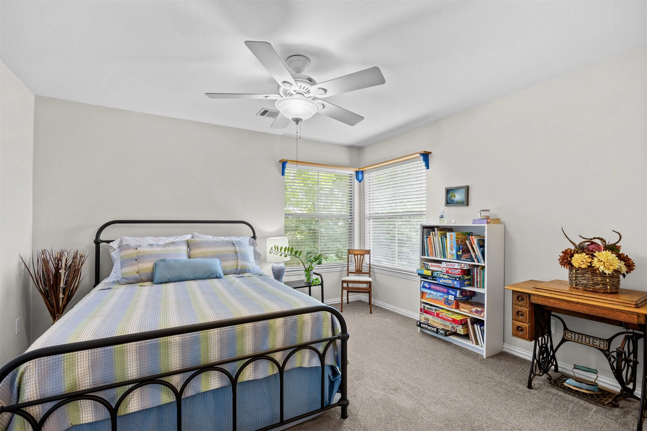 Single Family Residence For Sale in Collin County , 4806 Ivyleaf Lane, Mc Kinney, Texas 75072, 4 Bedroom, 4 Bathroom, 3 Garage spaces, 3,213 Sqft, built in 1996, Preowned, mls#21252202, Real Estate Agent in Mc Kinney, Homes For Sale in Collin county, Homes For Sale in Mc Kinney, Realtor in Mc Kinney Texas, Real Estate Brokerage Independent Realty Texas, Luminita Cordes Realtor
