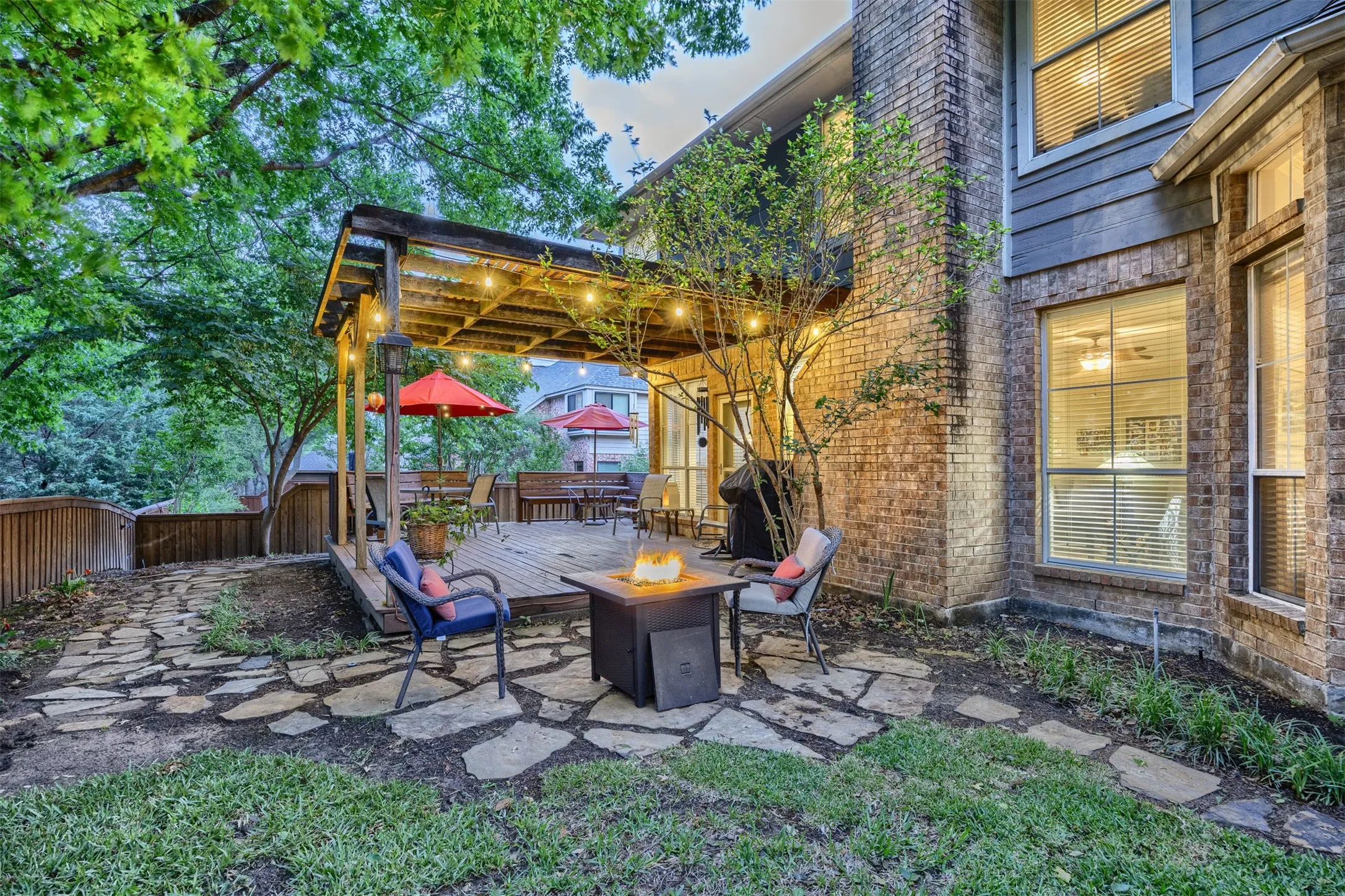 Single Family Residence For Sale in Collin County , 4806 Ivyleaf Lane, Mc Kinney, Texas 75072, 4 Bedroom, 4 Bathroom, 3 Garage spaces, 3,213 Sqft, built in 1996, Preowned, mls#21252202, Real Estate Agent in Mc Kinney, Homes For Sale in Collin county, Homes For Sale in Mc Kinney, Realtor in Mc Kinney Texas, Real Estate Brokerage Independent Realty Texas, Luminita Cordes Realtor