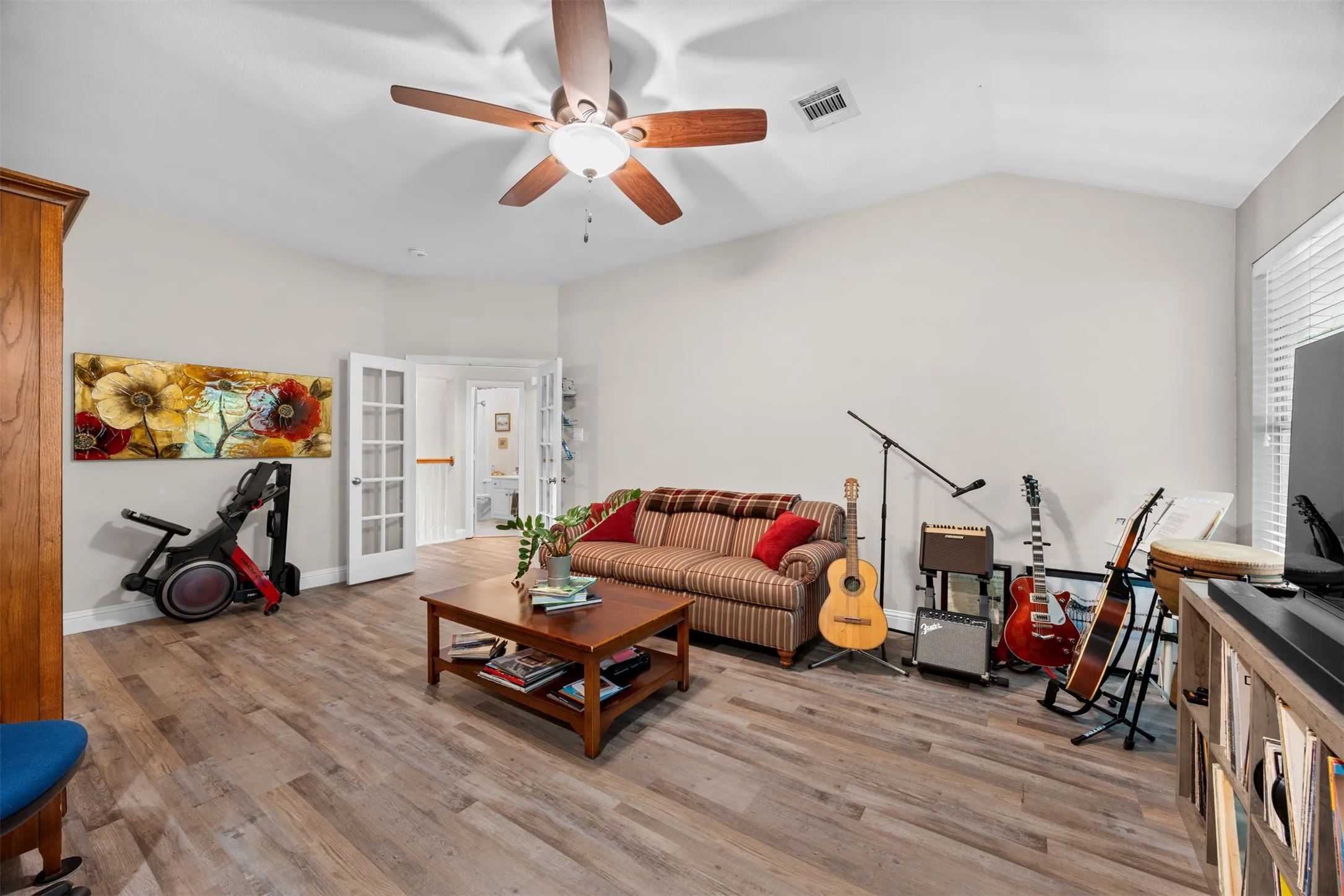 Single Family Residence For Sale in Collin County , 4806 Ivyleaf Lane, Mc Kinney, Texas 75072, 4 Bedroom, 4 Bathroom, 3 Garage spaces, 3,213 Sqft, built in 1996, Preowned, mls#21252202, Real Estate Agent in Mc Kinney, Homes For Sale in Collin county, Homes For Sale in Mc Kinney, Realtor in Mc Kinney Texas, Real Estate Brokerage Independent Realty Texas, Luminita Cordes Realtor