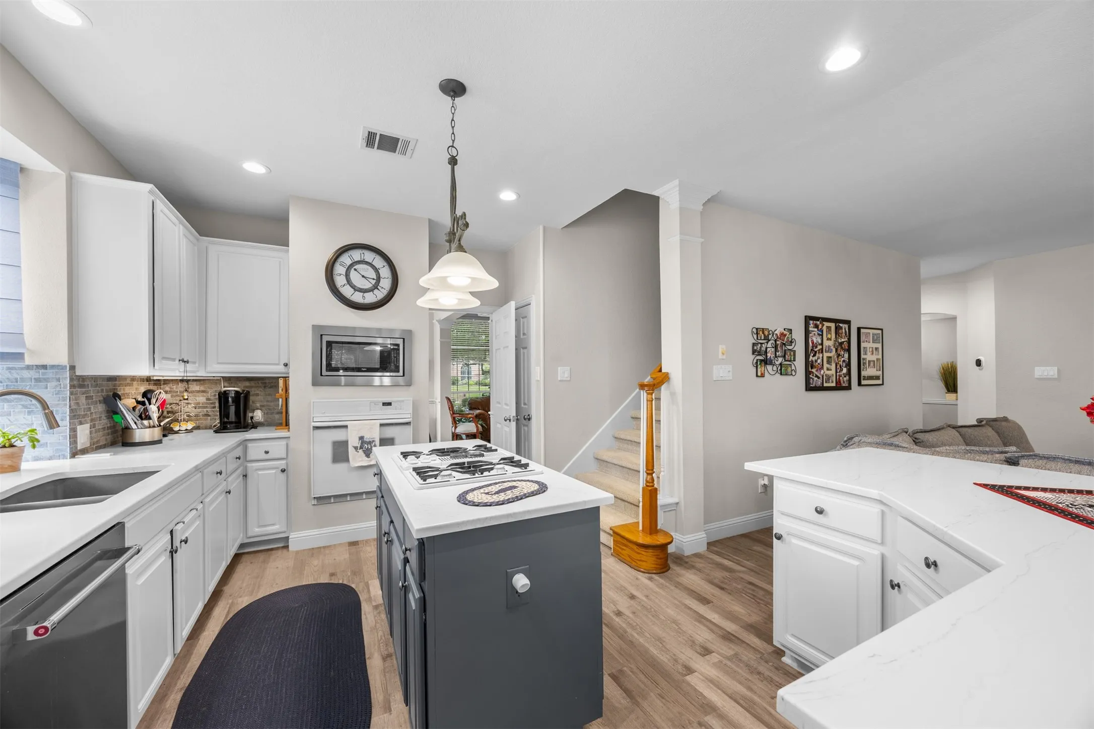 Single Family Residence For Sale in Collin County , 4806 Ivyleaf Lane, Mc Kinney, Texas 75072, 4 Bedroom, 4 Bathroom, 3 Garage spaces, 3,213 Sqft, built in 1996, Preowned, mls#21252202, Real Estate Agent in Mc Kinney, Homes For Sale in Collin county, Homes For Sale in Mc Kinney, Realtor in Mc Kinney Texas, Real Estate Brokerage Independent Realty Texas, Luminita Cordes Realtor