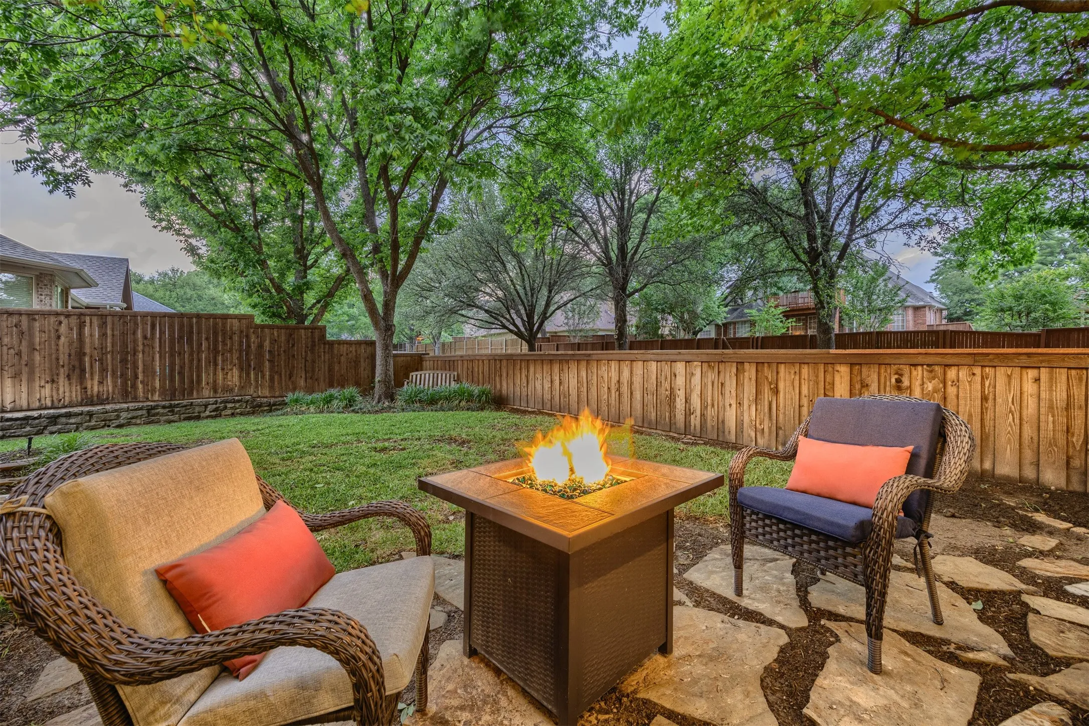Single Family Residence For Sale in Collin County , 4806 Ivyleaf Lane, Mc Kinney, Texas 75072, 4 Bedroom, 4 Bathroom, 3 Garage spaces, 3,213 Sqft, built in 1996, Preowned, mls#21252202, Real Estate Agent in Mc Kinney, Homes For Sale in Collin county, Homes For Sale in Mc Kinney, Realtor in Mc Kinney Texas, Real Estate Brokerage Independent Realty Texas, Luminita Cordes Realtor