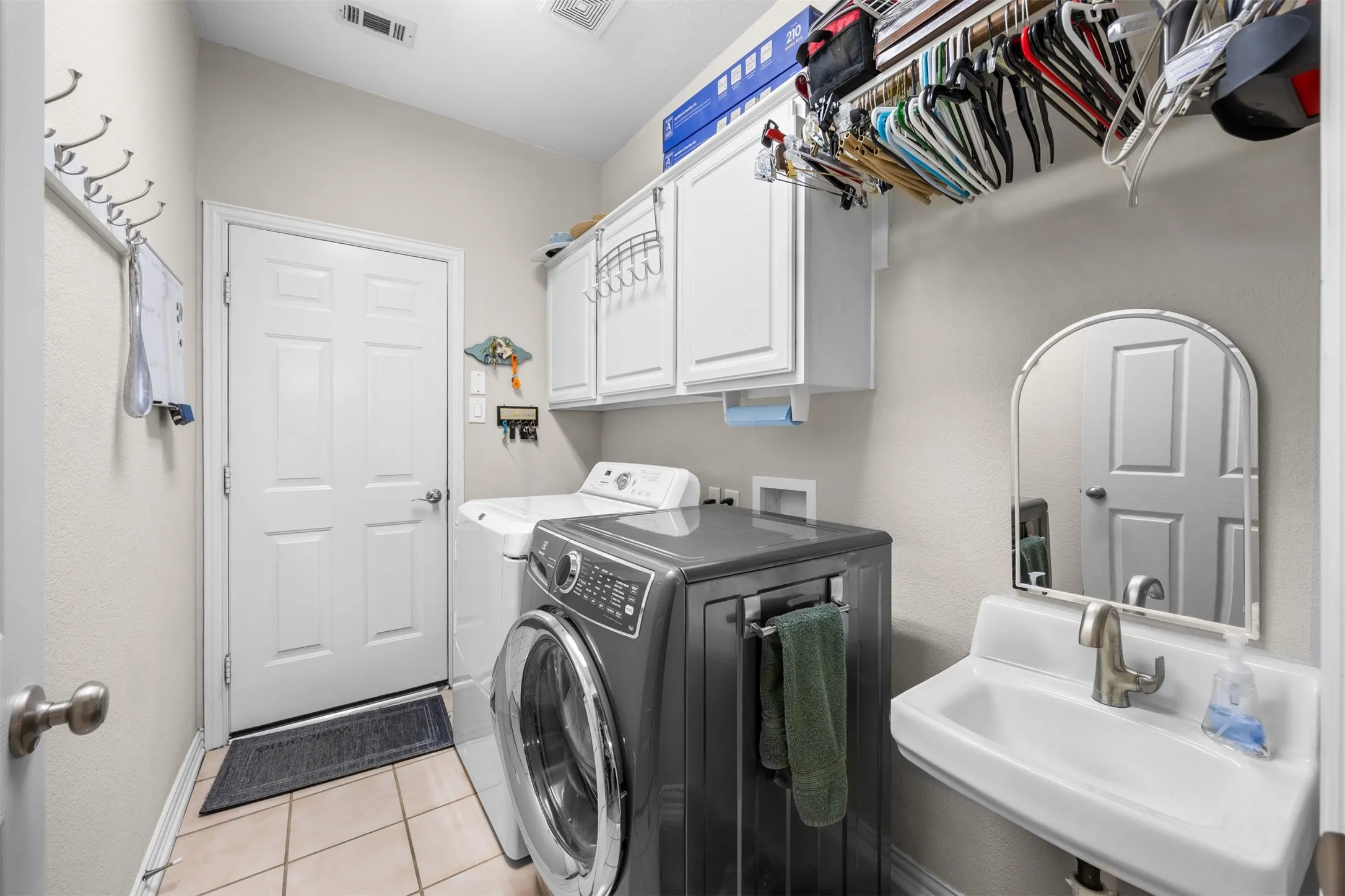 Single Family Residence For Sale in Collin County , 4806 Ivyleaf Lane, Mc Kinney, Texas 75072, 4 Bedroom, 4 Bathroom, 3 Garage spaces, 3,213 Sqft, built in 1996, Preowned, mls#21252202, Real Estate Agent in Mc Kinney, Homes For Sale in Collin county, Homes For Sale in Mc Kinney, Realtor in Mc Kinney Texas, Real Estate Brokerage Independent Realty Texas, Luminita Cordes Realtor