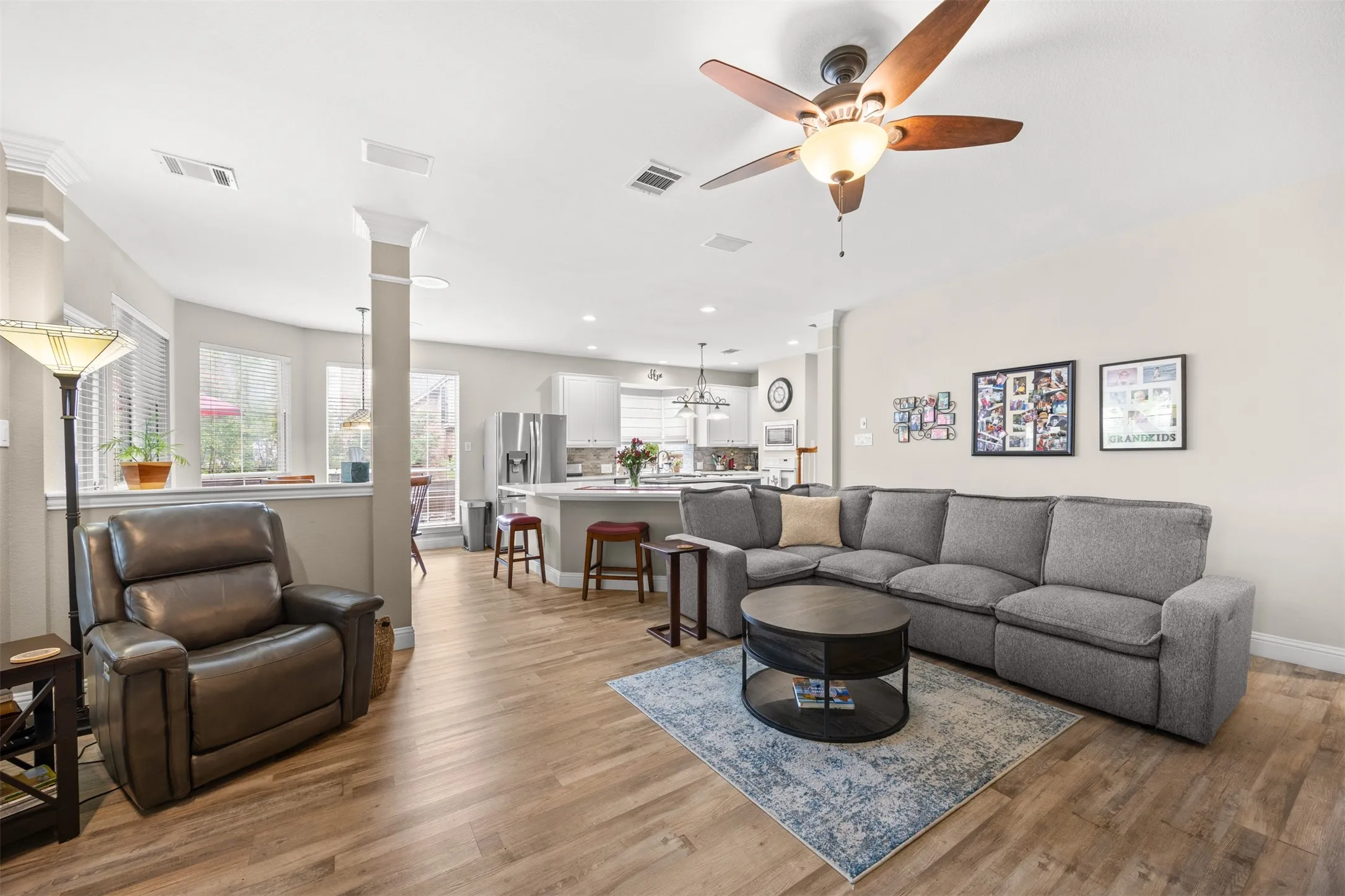 Single Family Residence For Sale in Collin County , 4806 Ivyleaf Lane, Mc Kinney, Texas 75072, 4 Bedroom, 4 Bathroom, 3 Garage spaces, 3,213 Sqft, built in 1996, Preowned, mls#21252202, Real Estate Agent in Mc Kinney, Homes For Sale in Collin county, Homes For Sale in Mc Kinney, Realtor in Mc Kinney Texas, Real Estate Brokerage Independent Realty Texas, Luminita Cordes Realtor