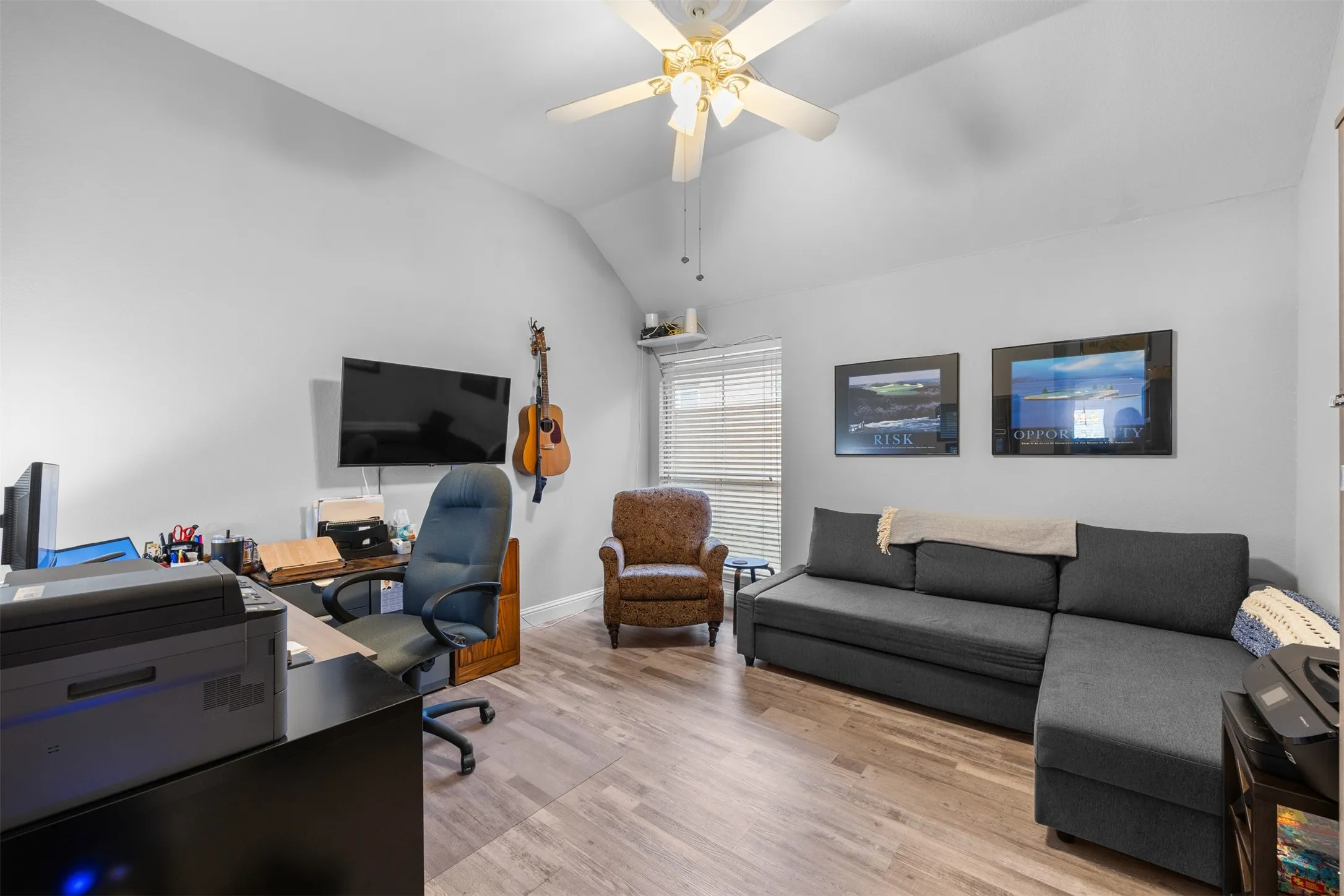 Single Family Residence For Sale in Collin County , 4806 Ivyleaf Lane, Mc Kinney, Texas 75072, 4 Bedroom, 4 Bathroom, 3 Garage spaces, 3,213 Sqft, built in 1996, Preowned, mls#21252202, Real Estate Agent in Mc Kinney, Homes For Sale in Collin county, Homes For Sale in Mc Kinney, Realtor in Mc Kinney Texas, Real Estate Brokerage Independent Realty Texas, Luminita Cordes Realtor