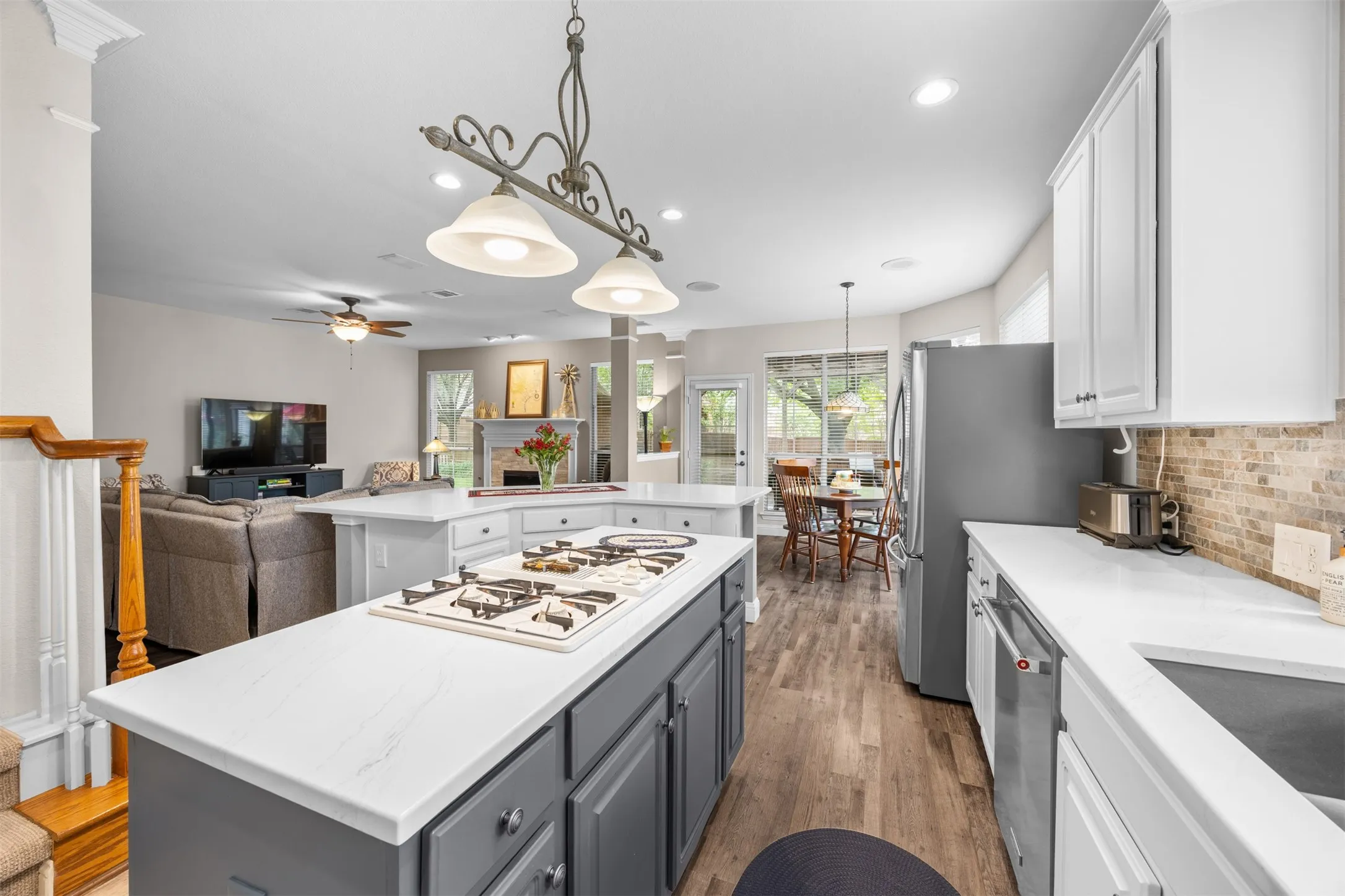 Single Family Residence For Sale in Collin County , 4806 Ivyleaf Lane, Mc Kinney, Texas 75072, 4 Bedroom, 4 Bathroom, 3 Garage spaces, 3,213 Sqft, built in 1996, Preowned, mls#21252202, Real Estate Agent in Mc Kinney, Homes For Sale in Collin county, Homes For Sale in Mc Kinney, Realtor in Mc Kinney Texas, Real Estate Brokerage Independent Realty Texas, Luminita Cordes Realtor