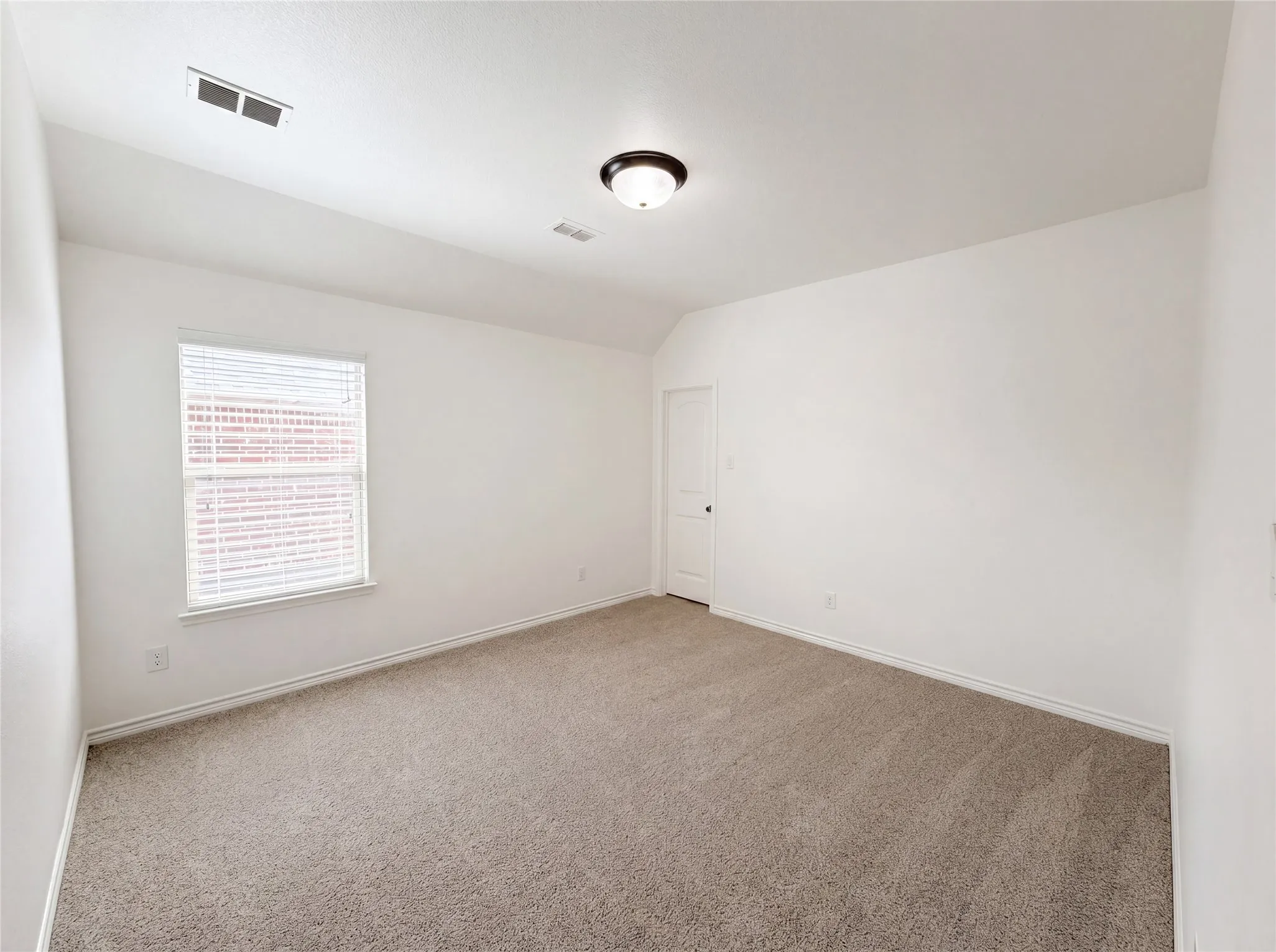 Single Family Residence For Sale in Tarrant County , 8312 Snow Goose Way, Fort Worth, Texas 76118, 4 Bedroom, 4 Bathroom, 2 Garage spaces, 3,189 Sqft, built in 2013, mls#21253049, Real Estate Agent in Fort Worth, Homes For Sale in Tarrant county, Homes For Sale in Fort Worth, Realtor in Fort Worth Texas, Real Estate Brokerage Independent Realty Texas, Luminita Cordes Realtor