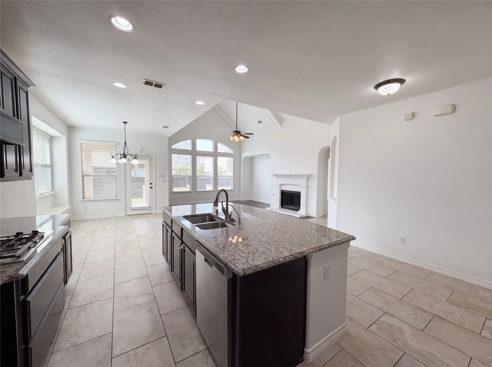 Single Family Residence For Sale in Tarrant County , 8312 Snow Goose Way, Fort Worth, Texas 76118, 4 Bedroom, 4 Bathroom, 2 Garage spaces, 3,189 Sqft, built in 2013, mls#21253049, Real Estate Agent in Fort Worth, Homes For Sale in Tarrant county, Homes For Sale in Fort Worth, Realtor in Fort Worth Texas, Real Estate Brokerage Independent Realty Texas, Luminita Cordes Realtor