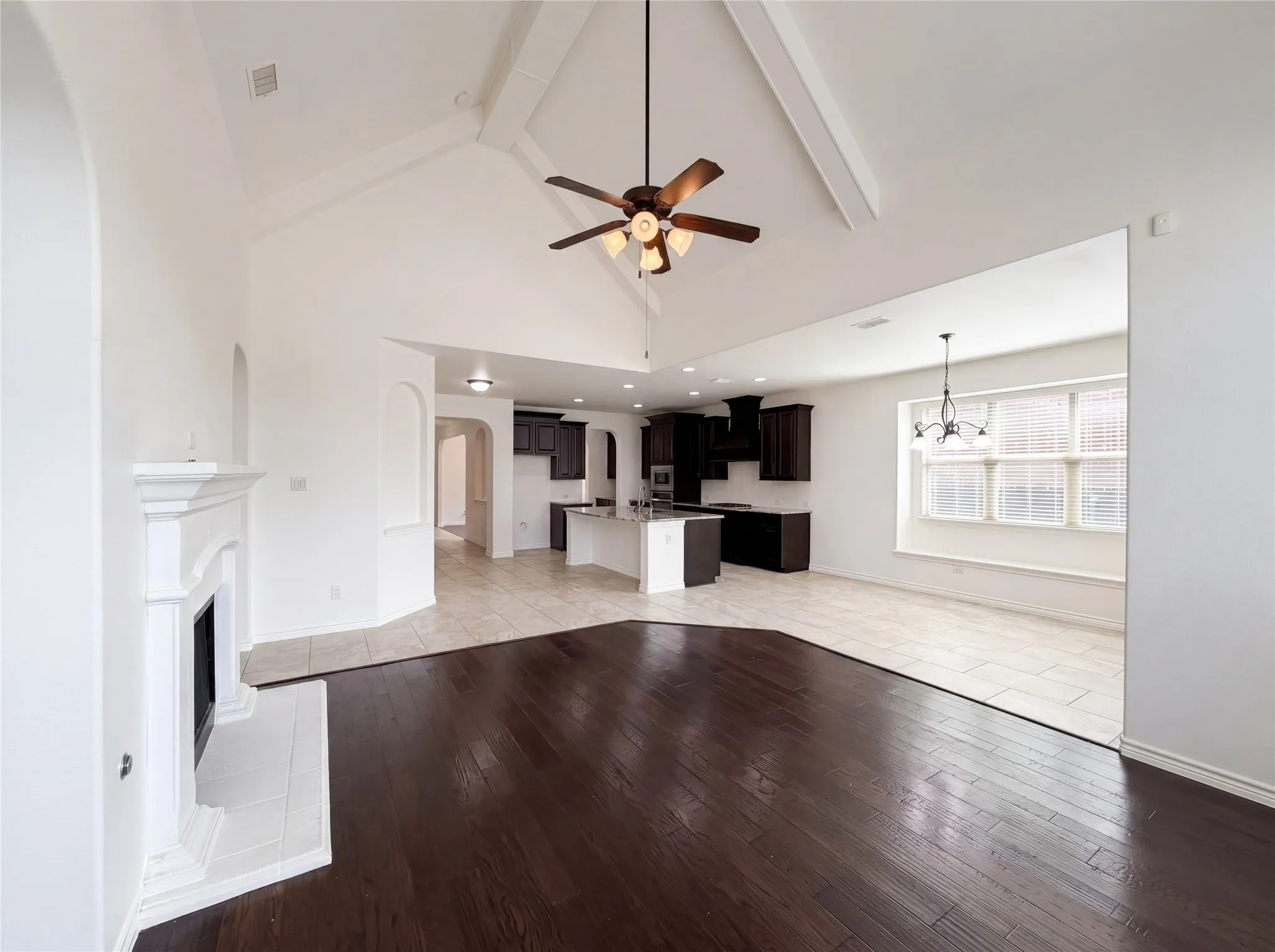Single Family Residence For Sale in Tarrant County , 8312 Snow Goose Way, Fort Worth, Texas 76118, 4 Bedroom, 4 Bathroom, 2 Garage spaces, 3,189 Sqft, built in 2013, mls#21253049, Real Estate Agent in Fort Worth, Homes For Sale in Tarrant county, Homes For Sale in Fort Worth, Realtor in Fort Worth Texas, Real Estate Brokerage Independent Realty Texas, Luminita Cordes Realtor