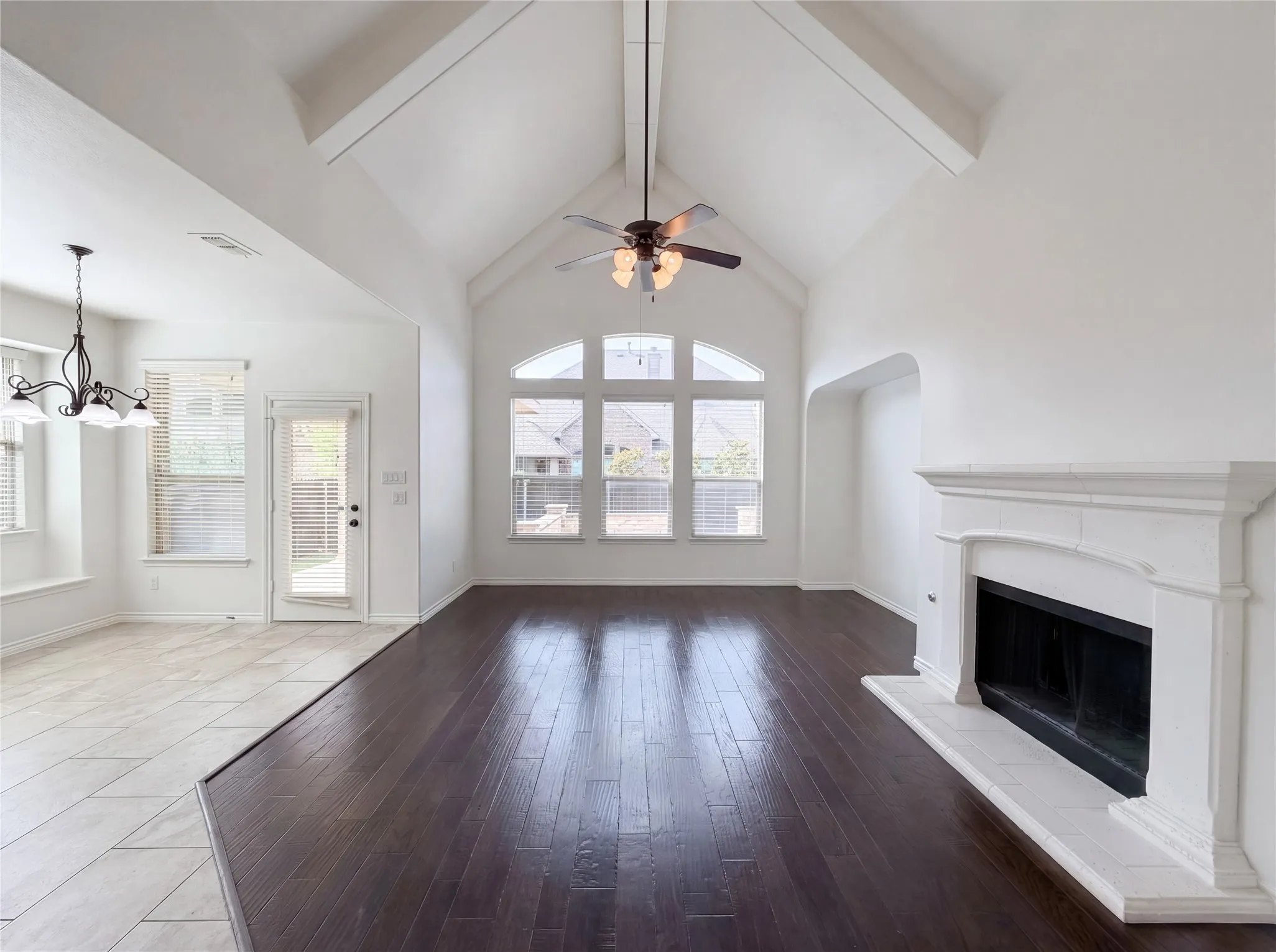 Single Family Residence For Sale in Tarrant County , 8312 Snow Goose Way, Fort Worth, Texas 76118, 4 Bedroom, 4 Bathroom, 2 Garage spaces, 3,189 Sqft, built in 2013, mls#21253049, Real Estate Agent in Fort Worth, Homes For Sale in Tarrant county, Homes For Sale in Fort Worth, Realtor in Fort Worth Texas, Real Estate Brokerage Independent Realty Texas, Luminita Cordes Realtor