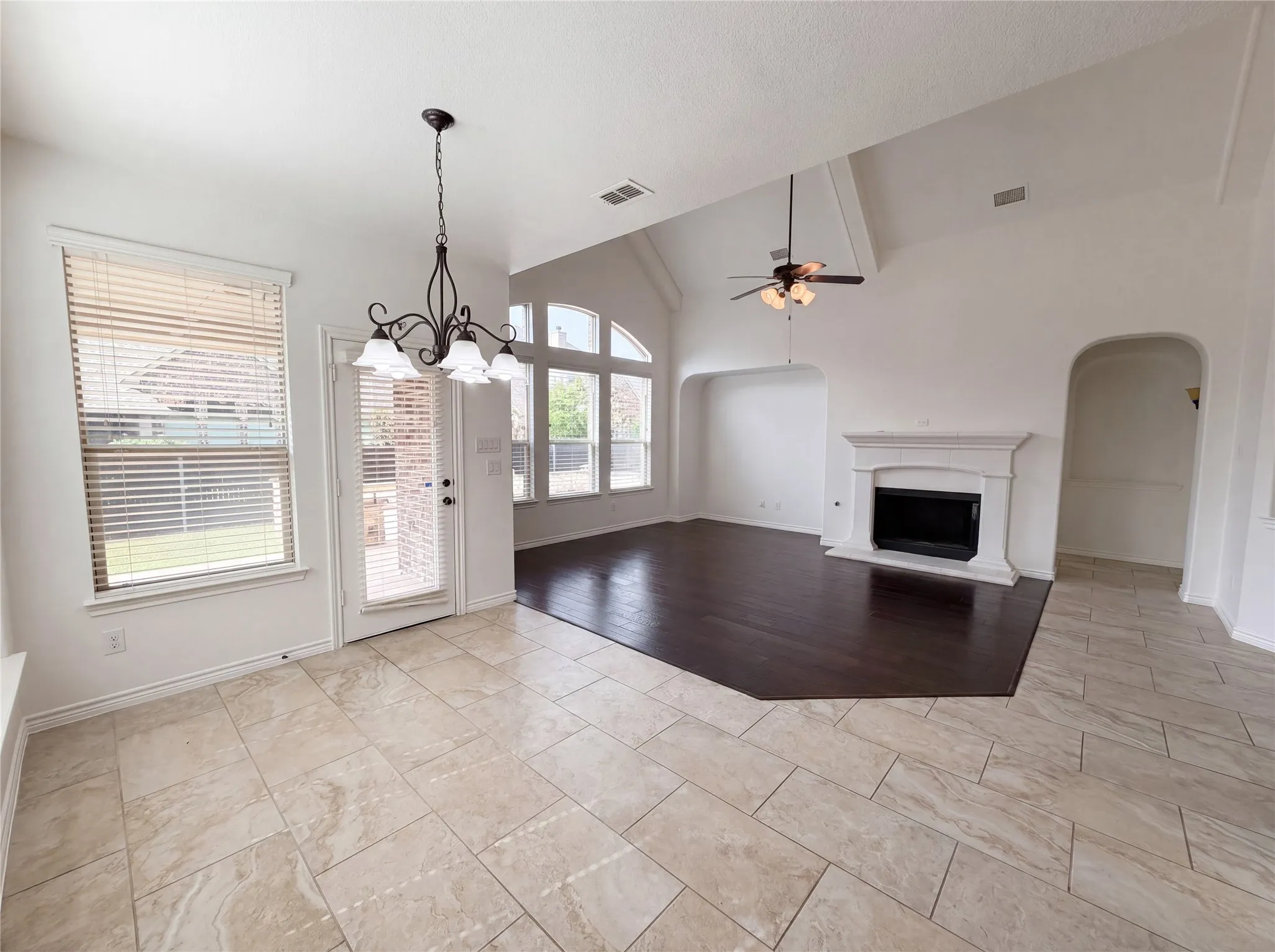 Single Family Residence For Sale in Tarrant County , 8312 Snow Goose Way, Fort Worth, Texas 76118, 4 Bedroom, 4 Bathroom, 2 Garage spaces, 3,189 Sqft, built in 2013, mls#21253049, Real Estate Agent in Fort Worth, Homes For Sale in Tarrant county, Homes For Sale in Fort Worth, Realtor in Fort Worth Texas, Real Estate Brokerage Independent Realty Texas, Luminita Cordes Realtor