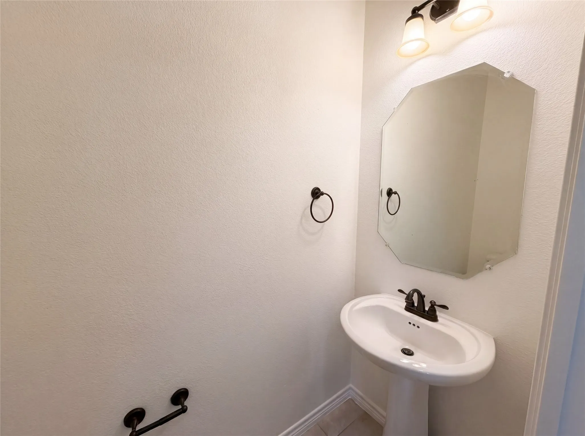 Single Family Residence For Sale in Tarrant County , 8312 Snow Goose Way, Fort Worth, Texas 76118, 4 Bedroom, 4 Bathroom, 2 Garage spaces, 3,189 Sqft, built in 2013, mls#21253049, Real Estate Agent in Fort Worth, Homes For Sale in Tarrant county, Homes For Sale in Fort Worth, Realtor in Fort Worth Texas, Real Estate Brokerage Independent Realty Texas, Luminita Cordes Realtor