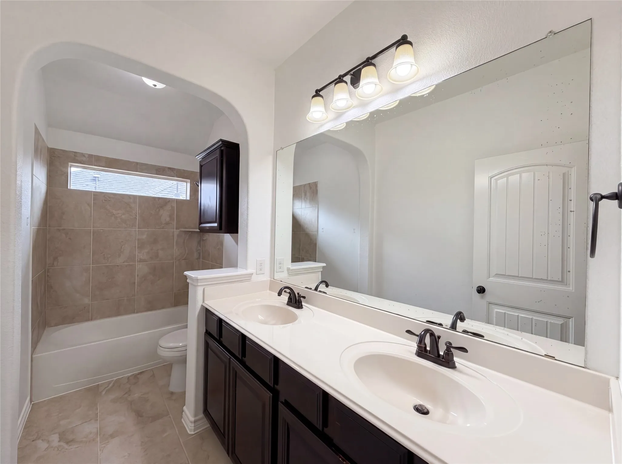Single Family Residence For Sale in Tarrant County , 8312 Snow Goose Way, Fort Worth, Texas 76118, 4 Bedroom, 4 Bathroom, 2 Garage spaces, 3,189 Sqft, built in 2013, mls#21253049, Real Estate Agent in Fort Worth, Homes For Sale in Tarrant county, Homes For Sale in Fort Worth, Realtor in Fort Worth Texas, Real Estate Brokerage Independent Realty Texas, Luminita Cordes Realtor