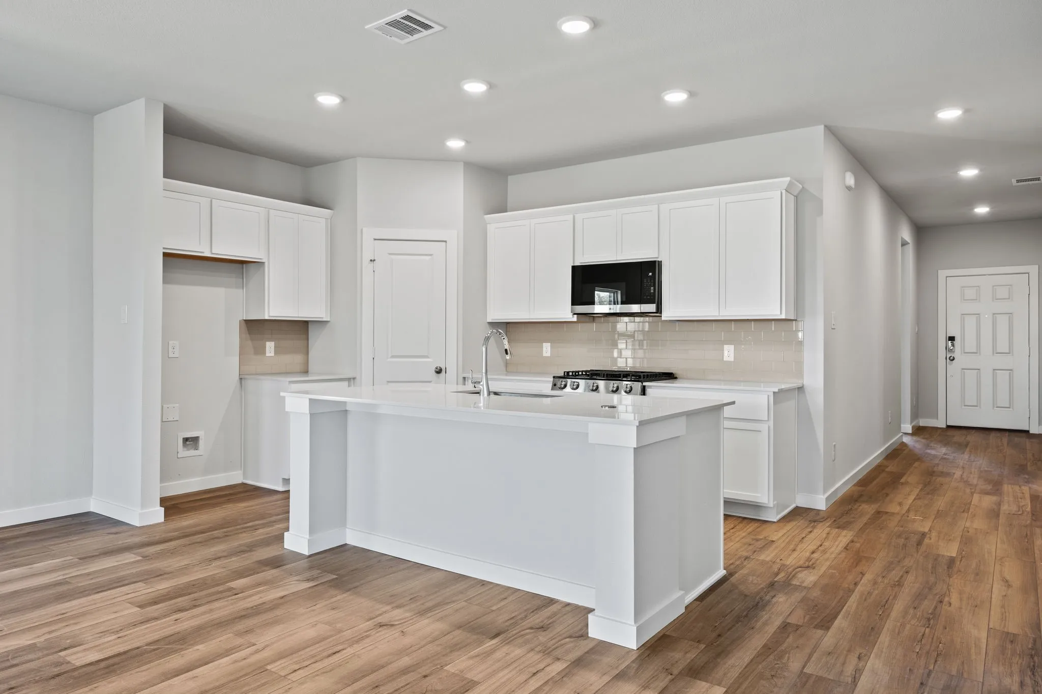 Single Family Residence For Sale in Johnson County , 917 Ironwood Drive, Alvarado, Texas 76009, 4 Bedroom, 3 Bathroom, 2 Garage spaces, 2,013 Sqft, built in 2026, mls#21253109, Real Estate Agent in Alvarado, Homes For Sale in Johnson county, Homes For Sale in Alvarado, Realtor in Alvarado Texas, Real Estate Brokerage Independent Realty Texas, Luminita Cordes Realtor