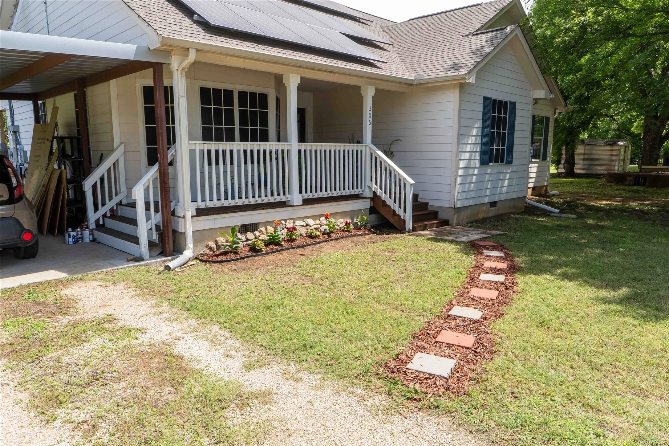 Single Family Residence For Sale in Wise County , 306 Owens Street, Bridgeport, Texas 76426, 3 Bedroom, 2 Bathroom, Garage spaces, 1,796 Sqft, built in 2003, Price $354,999, mls#21253136, Real Estate Agent in Bridgeport, Homes For Sale in Wise county, Homes For Sale in Bridgeport, Realtor in Bridgeport Texas, Real Estate Brokerage Independent Realty Texas, Luminita Cordes Realtor
