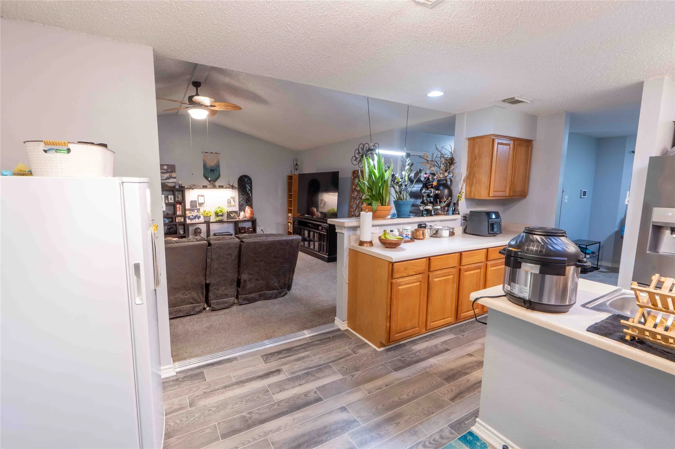 Single Family Residence For Sale in Wise County , 306 Owens Street, Bridgeport, Texas 76426, 3 Bedroom, 2 Bathroom, Garage spaces, 1,796 Sqft, built in 2003, Price $354,999, mls#21253136, Real Estate Agent in Bridgeport, Homes For Sale in Wise county, Homes For Sale in Bridgeport, Realtor in Bridgeport Texas, Real Estate Brokerage Independent Realty Texas, Luminita Cordes Realtor
