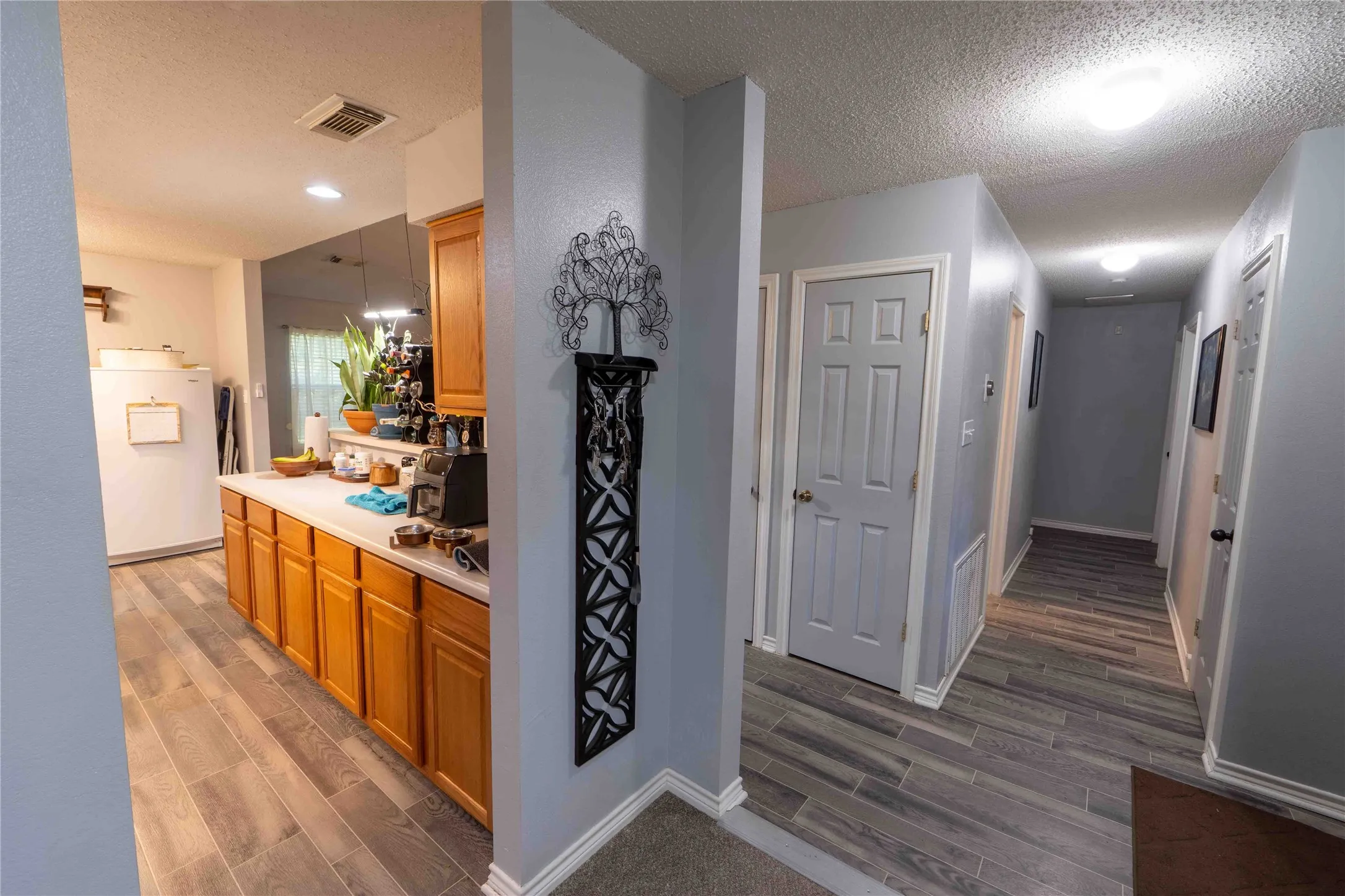 Single Family Residence For Sale in Wise County , 306 Owens Street, Bridgeport, Texas 76426, 3 Bedroom, 2 Bathroom, Garage spaces, 1,796 Sqft, built in 2003, Price $354,999, mls#21253136, Real Estate Agent in Bridgeport, Homes For Sale in Wise county, Homes For Sale in Bridgeport, Realtor in Bridgeport Texas, Real Estate Brokerage Independent Realty Texas, Luminita Cordes Realtor