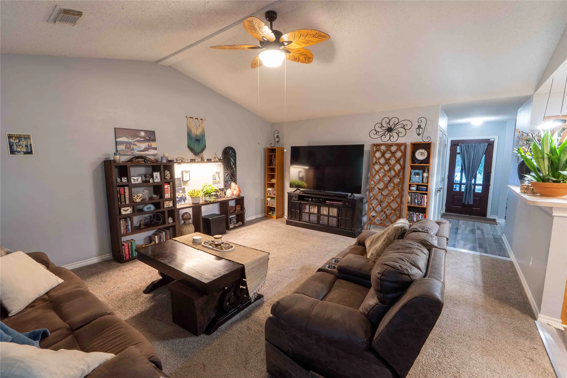 Single Family Residence For Sale in Wise County , 306 Owens Street, Bridgeport, Texas 76426, 3 Bedroom, 2 Bathroom, Garage spaces, 1,796 Sqft, built in 2003, Price $354,999, mls#21253136, Real Estate Agent in Bridgeport, Homes For Sale in Wise county, Homes For Sale in Bridgeport, Realtor in Bridgeport Texas, Real Estate Brokerage Independent Realty Texas, Luminita Cordes Realtor
