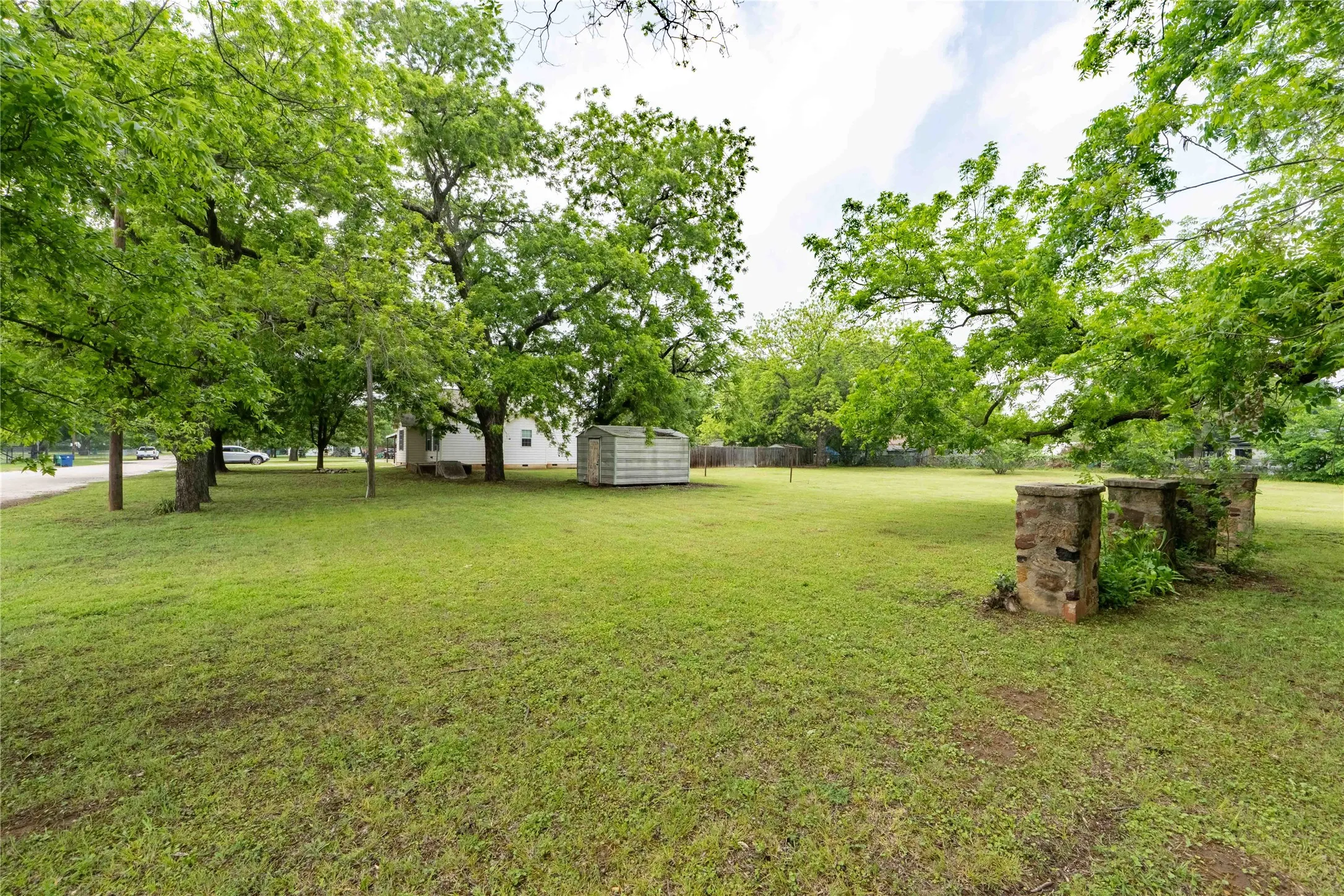 Single Family Residence For Sale in Wise County , 306 Owens Street, Bridgeport, Texas 76426, 3 Bedroom, 2 Bathroom, Garage spaces, 1,796 Sqft, built in 2003, Price $354,999, mls#21253136, Real Estate Agent in Bridgeport, Homes For Sale in Wise county, Homes For Sale in Bridgeport, Realtor in Bridgeport Texas, Real Estate Brokerage Independent Realty Texas, Luminita Cordes Realtor