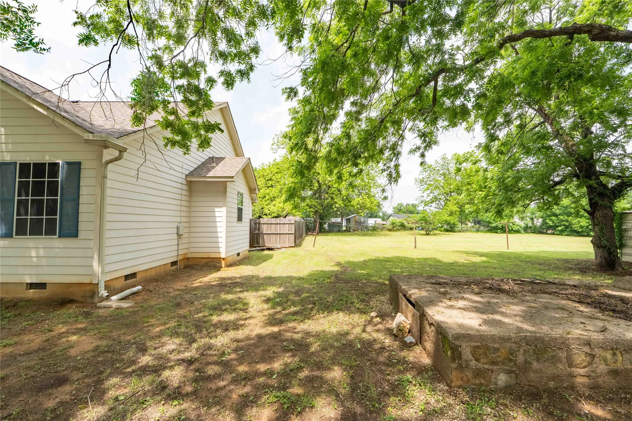 Single Family Residence For Sale in Wise County , 306 Owens Street, Bridgeport, Texas 76426, 3 Bedroom, 2 Bathroom, Garage spaces, 1,796 Sqft, built in 2003, Price $354,999, mls#21253136, Real Estate Agent in Bridgeport, Homes For Sale in Wise county, Homes For Sale in Bridgeport, Realtor in Bridgeport Texas, Real Estate Brokerage Independent Realty Texas, Luminita Cordes Realtor
