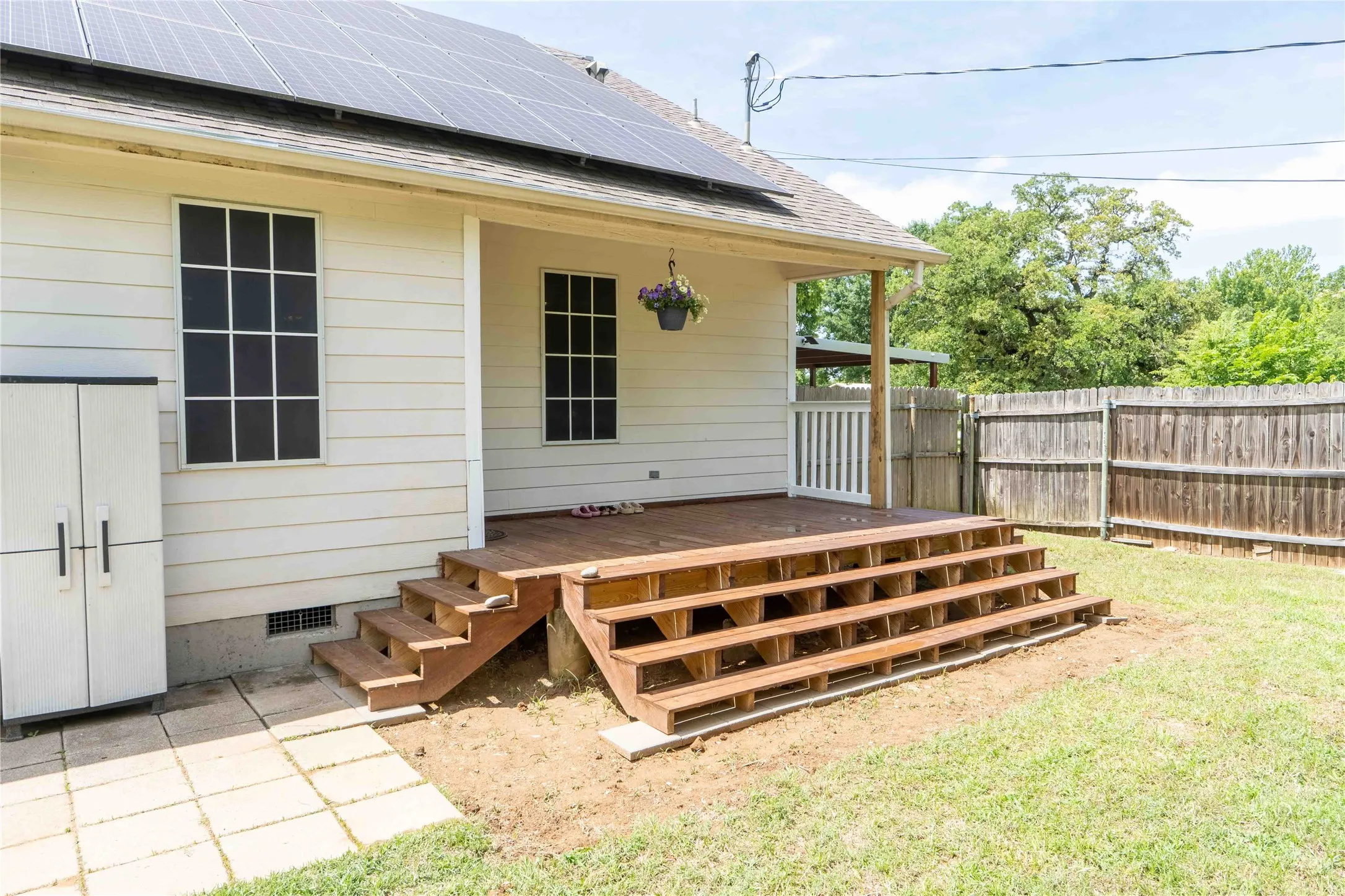 Single Family Residence For Sale in Wise County , 306 Owens Street, Bridgeport, Texas 76426, 3 Bedroom, 2 Bathroom, Garage spaces, 1,796 Sqft, built in 2003, Price $354,999, mls#21253136, Real Estate Agent in Bridgeport, Homes For Sale in Wise county, Homes For Sale in Bridgeport, Realtor in Bridgeport Texas, Real Estate Brokerage Independent Realty Texas, Luminita Cordes Realtor