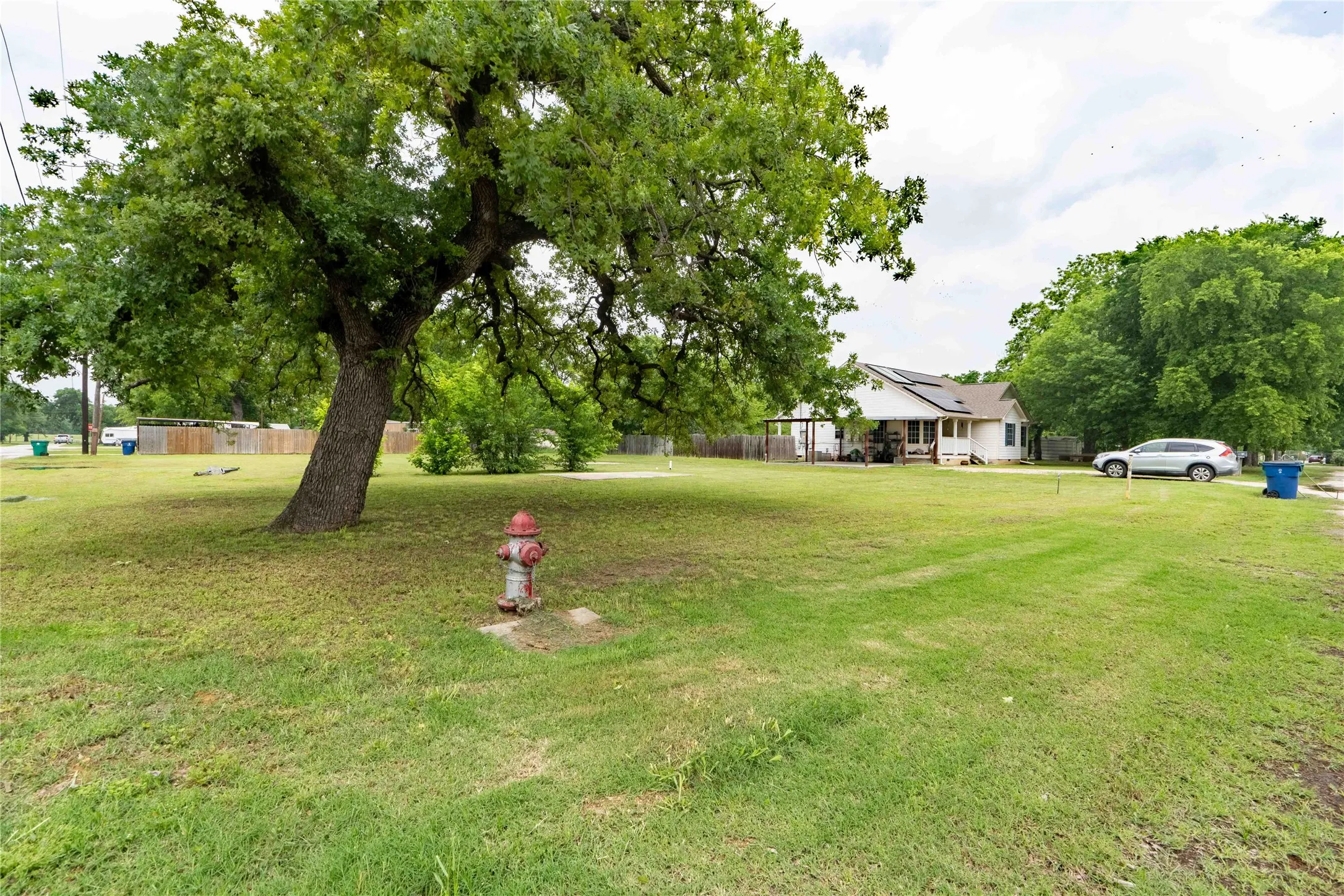 Single Family Residence For Sale in Wise County , 306 Owens Street, Bridgeport, Texas 76426, 3 Bedroom, 2 Bathroom, Garage spaces, 1,796 Sqft, built in 2003, Price $354,999, mls#21253136, Real Estate Agent in Bridgeport, Homes For Sale in Wise county, Homes For Sale in Bridgeport, Realtor in Bridgeport Texas, Real Estate Brokerage Independent Realty Texas, Luminita Cordes Realtor