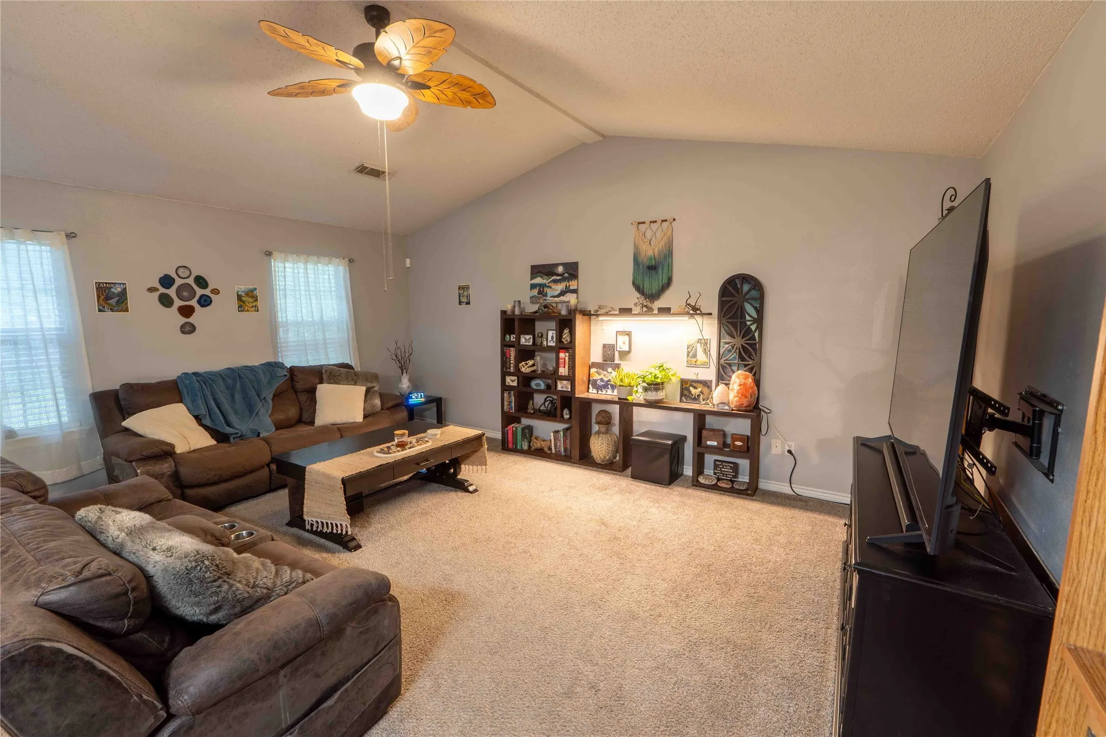 Single Family Residence For Sale in Wise County , 306 Owens Street, Bridgeport, Texas 76426, 3 Bedroom, 2 Bathroom, Garage spaces, 1,796 Sqft, built in 2003, Price $354,999, mls#21253136, Real Estate Agent in Bridgeport, Homes For Sale in Wise county, Homes For Sale in Bridgeport, Realtor in Bridgeport Texas, Real Estate Brokerage Independent Realty Texas, Luminita Cordes Realtor