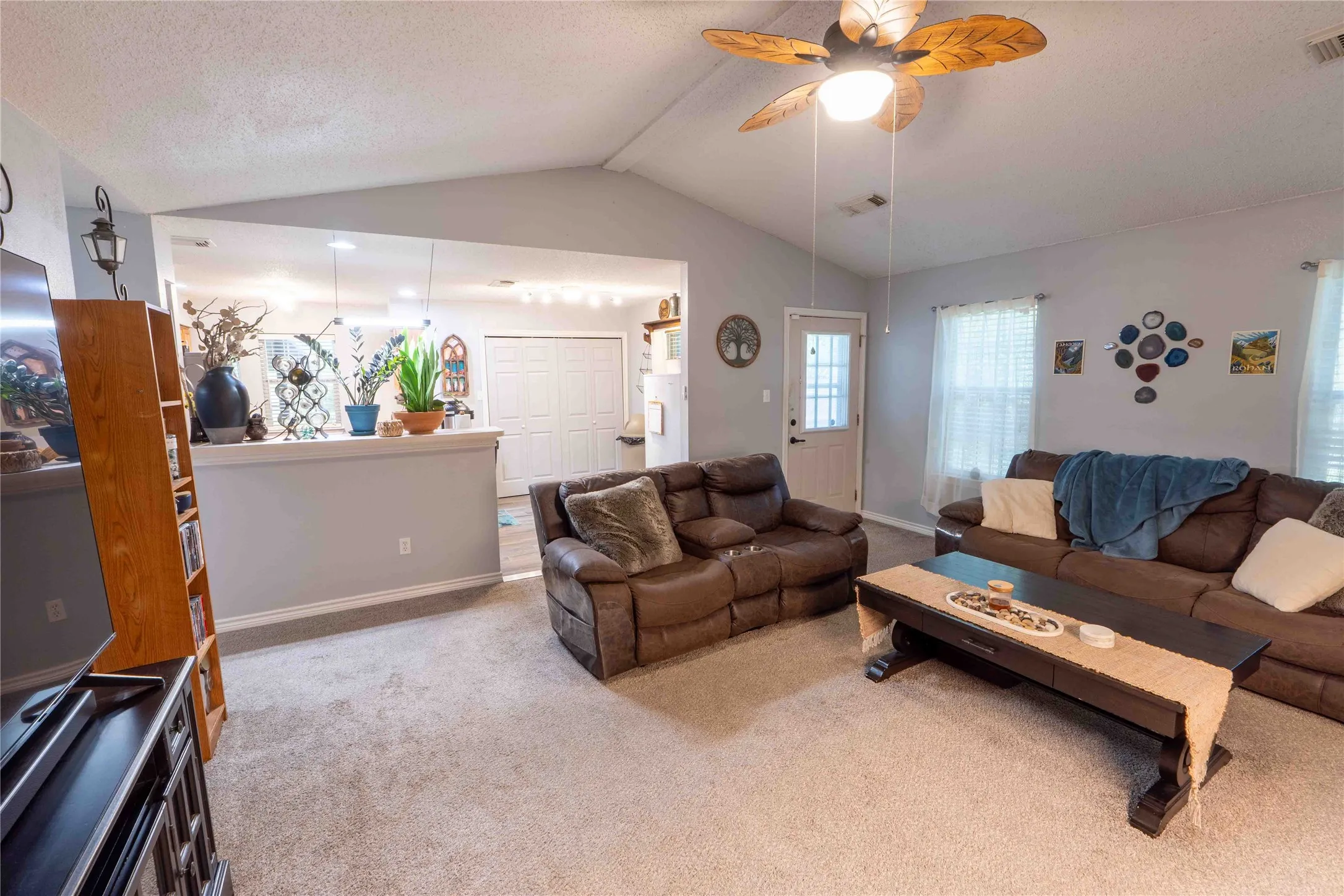 Single Family Residence For Sale in Wise County , 306 Owens Street, Bridgeport, Texas 76426, 3 Bedroom, 2 Bathroom, Garage spaces, 1,796 Sqft, built in 2003, Price $354,999, mls#21253136, Real Estate Agent in Bridgeport, Homes For Sale in Wise county, Homes For Sale in Bridgeport, Realtor in Bridgeport Texas, Real Estate Brokerage Independent Realty Texas, Luminita Cordes Realtor