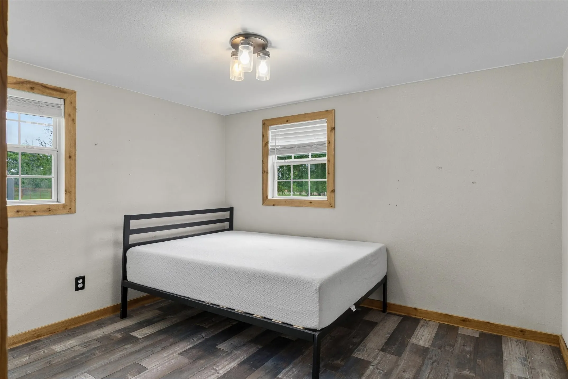 Single Family Residence For Sale in Henderson County , 10266 County Road 1200, Athens, Texas 75751, 2 Bedroom, 1 Bathroom, 1 Garage spaces, 1,152 Sqft, built in 2021, Price $479,900, mls#21253142, Real Estate Agent in Athens, Homes For Sale in Henderson county, Homes For Sale in Athens, Realtor in Athens Texas, Real Estate Brokerage Independent Realty Texas, Luminita Cordes Realtor