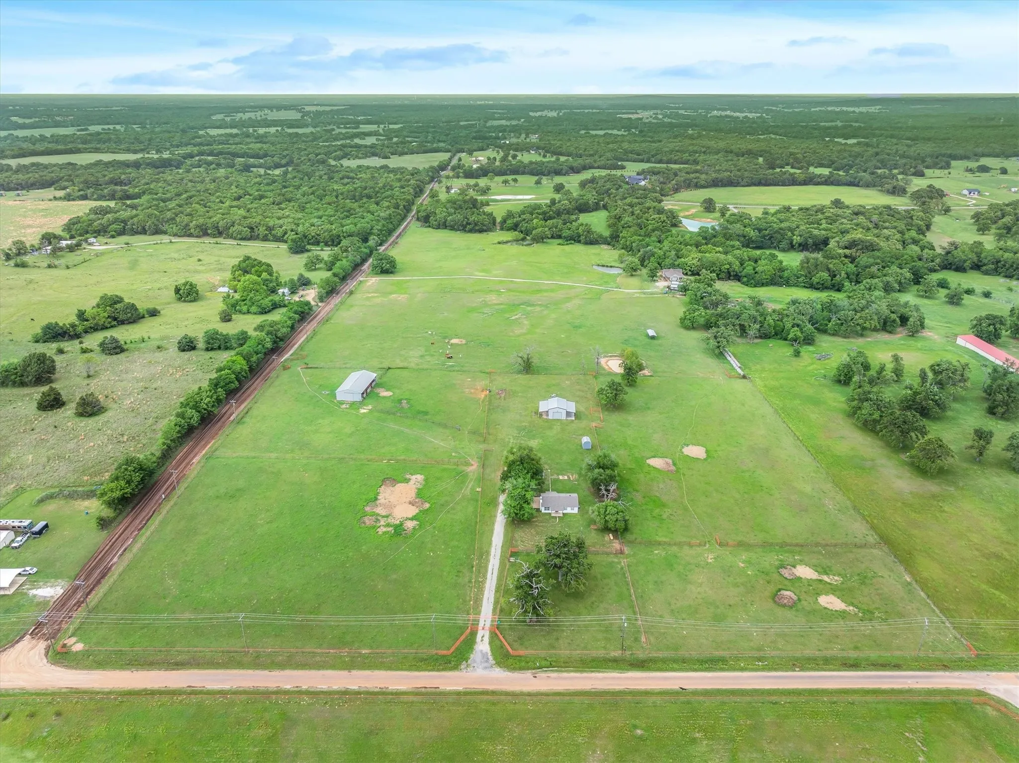 Single Family Residence For Sale in Henderson County , 10266 County Road 1200, Athens, Texas 75751, 2 Bedroom, 1 Bathroom, 1 Garage spaces, 1,152 Sqft, built in 2021, Price $479,900, mls#21253142, Real Estate Agent in Athens, Homes For Sale in Henderson county, Homes For Sale in Athens, Realtor in Athens Texas, Real Estate Brokerage Independent Realty Texas, Luminita Cordes Realtor