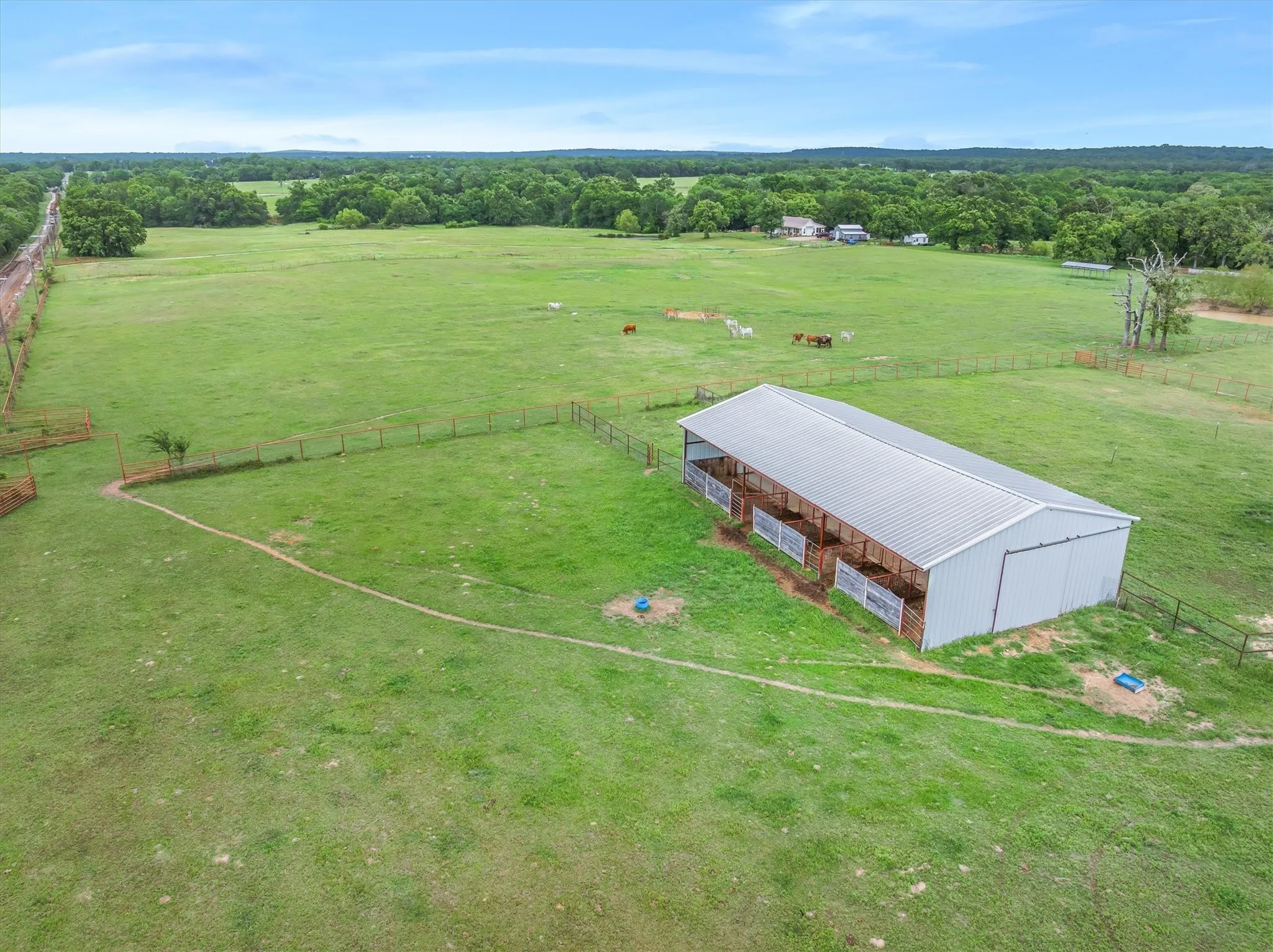 Single Family Residence For Sale in Henderson County , 10266 County Road 1200, Athens, Texas 75751, 2 Bedroom, 1 Bathroom, 1 Garage spaces, 1,152 Sqft, built in 2021, Price $479,900, mls#21253142, Real Estate Agent in Athens, Homes For Sale in Henderson county, Homes For Sale in Athens, Realtor in Athens Texas, Real Estate Brokerage Independent Realty Texas, Luminita Cordes Realtor