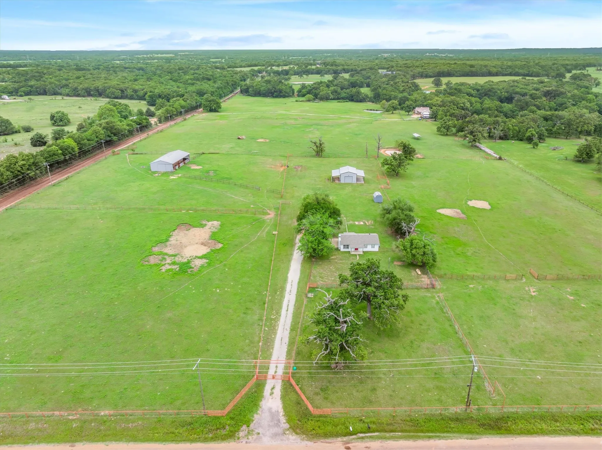 Single Family Residence For Sale in Henderson County , 10266 County Road 1200, Athens, Texas 75751, 2 Bedroom, 1 Bathroom, 1 Garage spaces, 1,152 Sqft, built in 2021, Price $479,900, mls#21253142, Real Estate Agent in Athens, Homes For Sale in Henderson county, Homes For Sale in Athens, Realtor in Athens Texas, Real Estate Brokerage Independent Realty Texas, Luminita Cordes Realtor