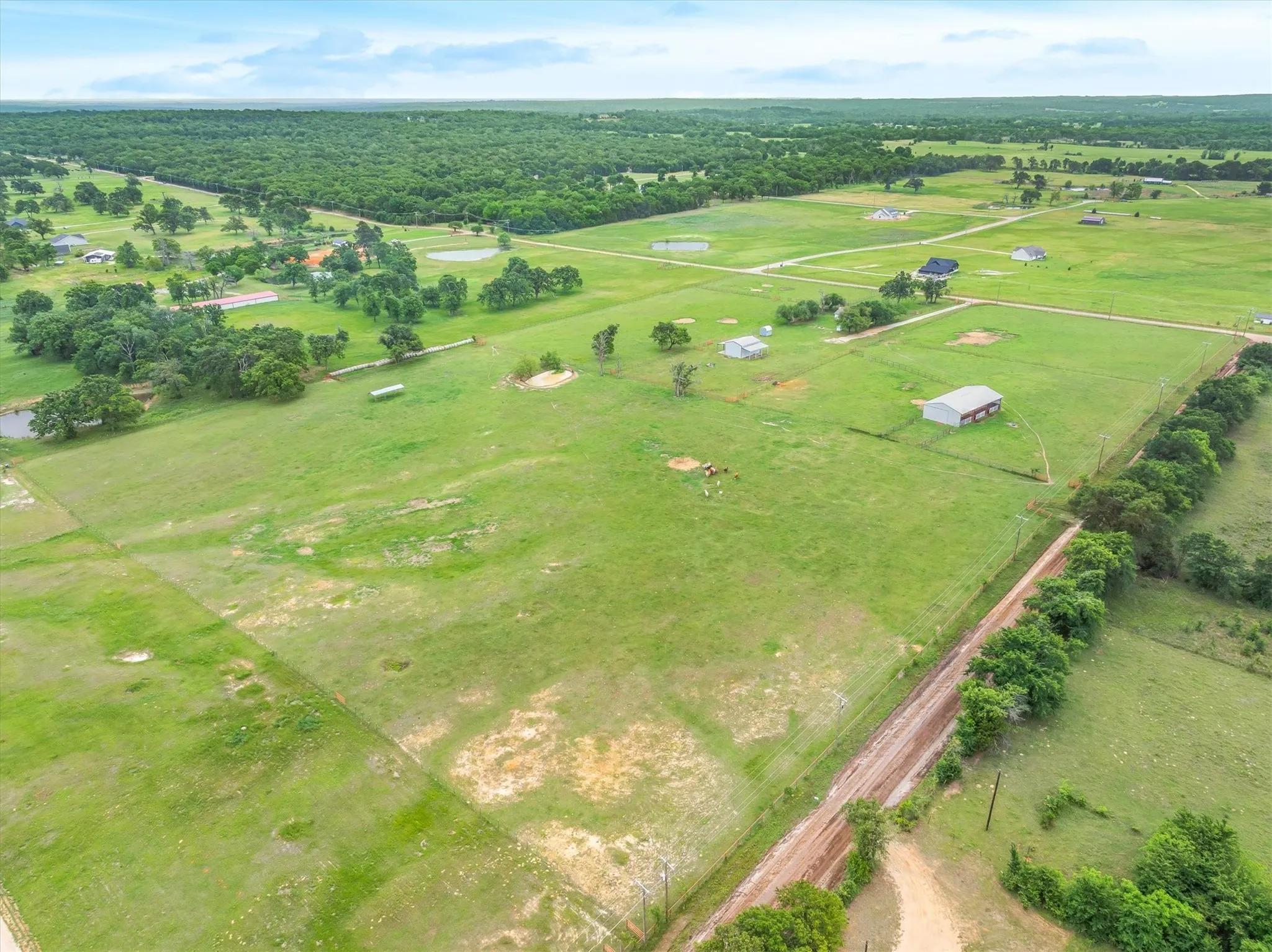 Single Family Residence For Sale in Henderson County , 10266 County Road 1200, Athens, Texas 75751, 2 Bedroom, 1 Bathroom, 1 Garage spaces, 1,152 Sqft, built in 2021, Price $479,900, mls#21253142, Real Estate Agent in Athens, Homes For Sale in Henderson county, Homes For Sale in Athens, Realtor in Athens Texas, Real Estate Brokerage Independent Realty Texas, Luminita Cordes Realtor