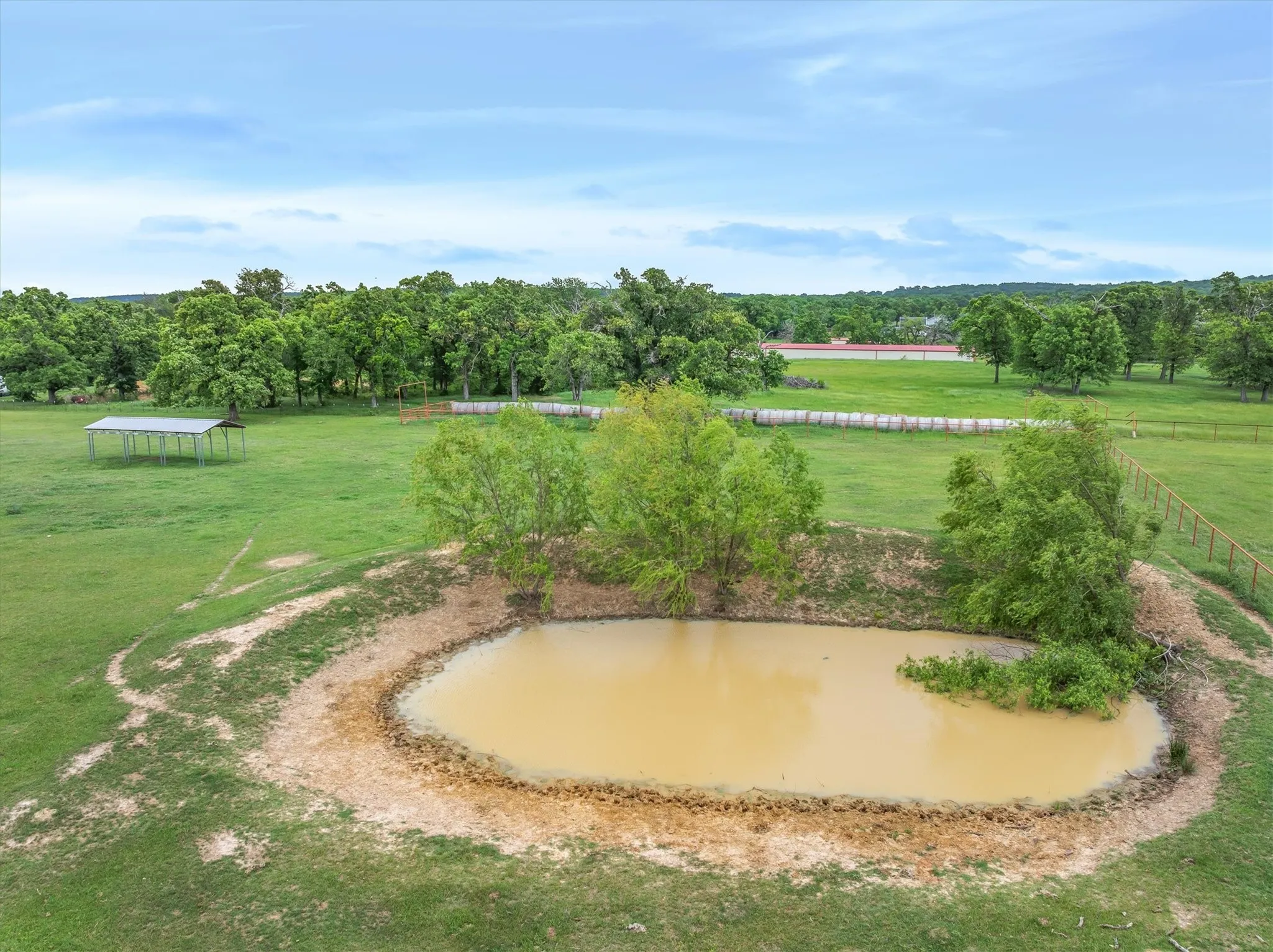 Single Family Residence For Sale in Henderson County , 10266 County Road 1200, Athens, Texas 75751, 2 Bedroom, 1 Bathroom, 1 Garage spaces, 1,152 Sqft, built in 2021, Price $479,900, mls#21253142, Real Estate Agent in Athens, Homes For Sale in Henderson county, Homes For Sale in Athens, Realtor in Athens Texas, Real Estate Brokerage Independent Realty Texas, Luminita Cordes Realtor