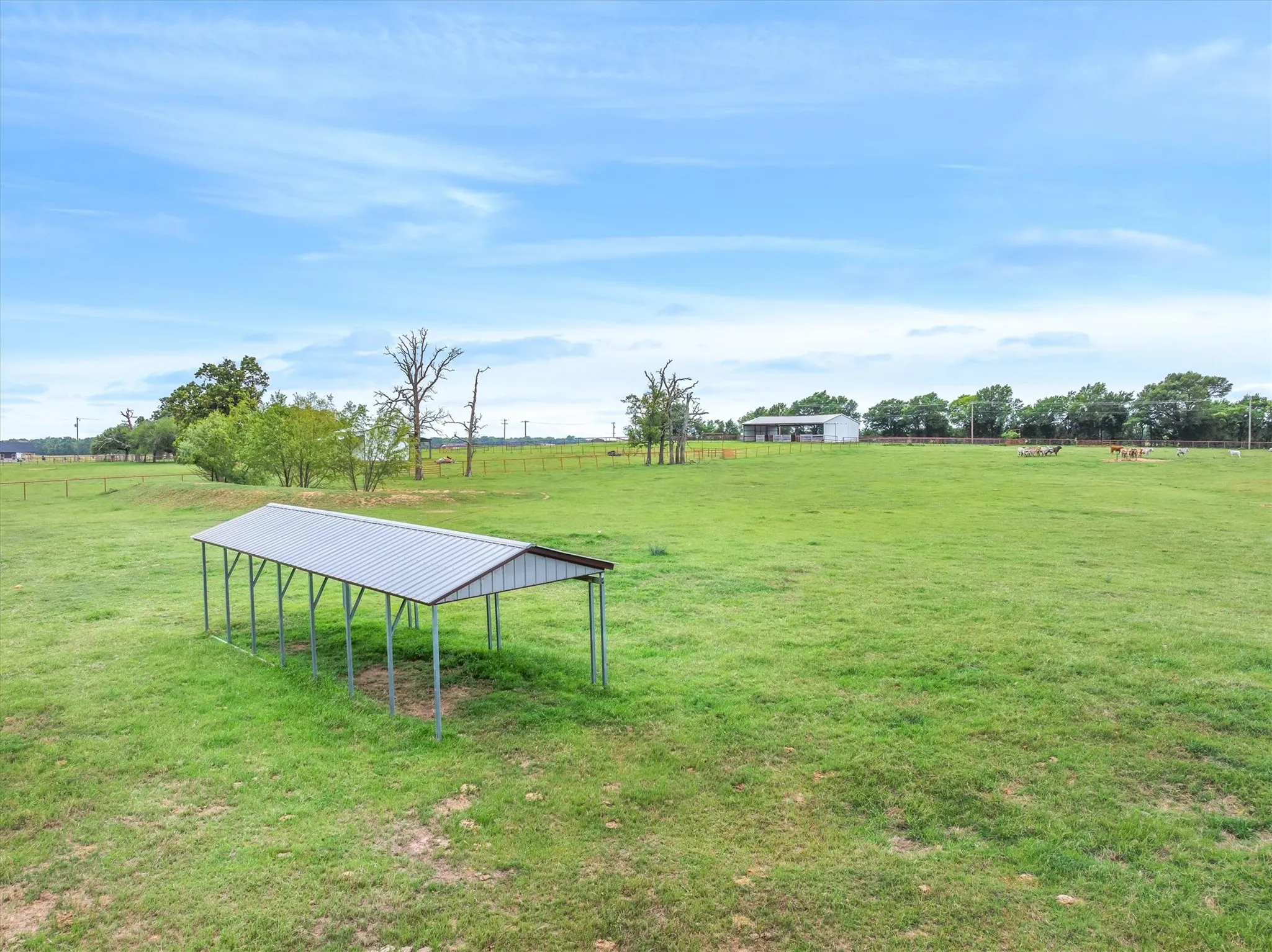 Single Family Residence For Sale in Henderson County , 10266 County Road 1200, Athens, Texas 75751, 2 Bedroom, 1 Bathroom, 1 Garage spaces, 1,152 Sqft, built in 2021, Price $479,900, mls#21253142, Real Estate Agent in Athens, Homes For Sale in Henderson county, Homes For Sale in Athens, Realtor in Athens Texas, Real Estate Brokerage Independent Realty Texas, Luminita Cordes Realtor